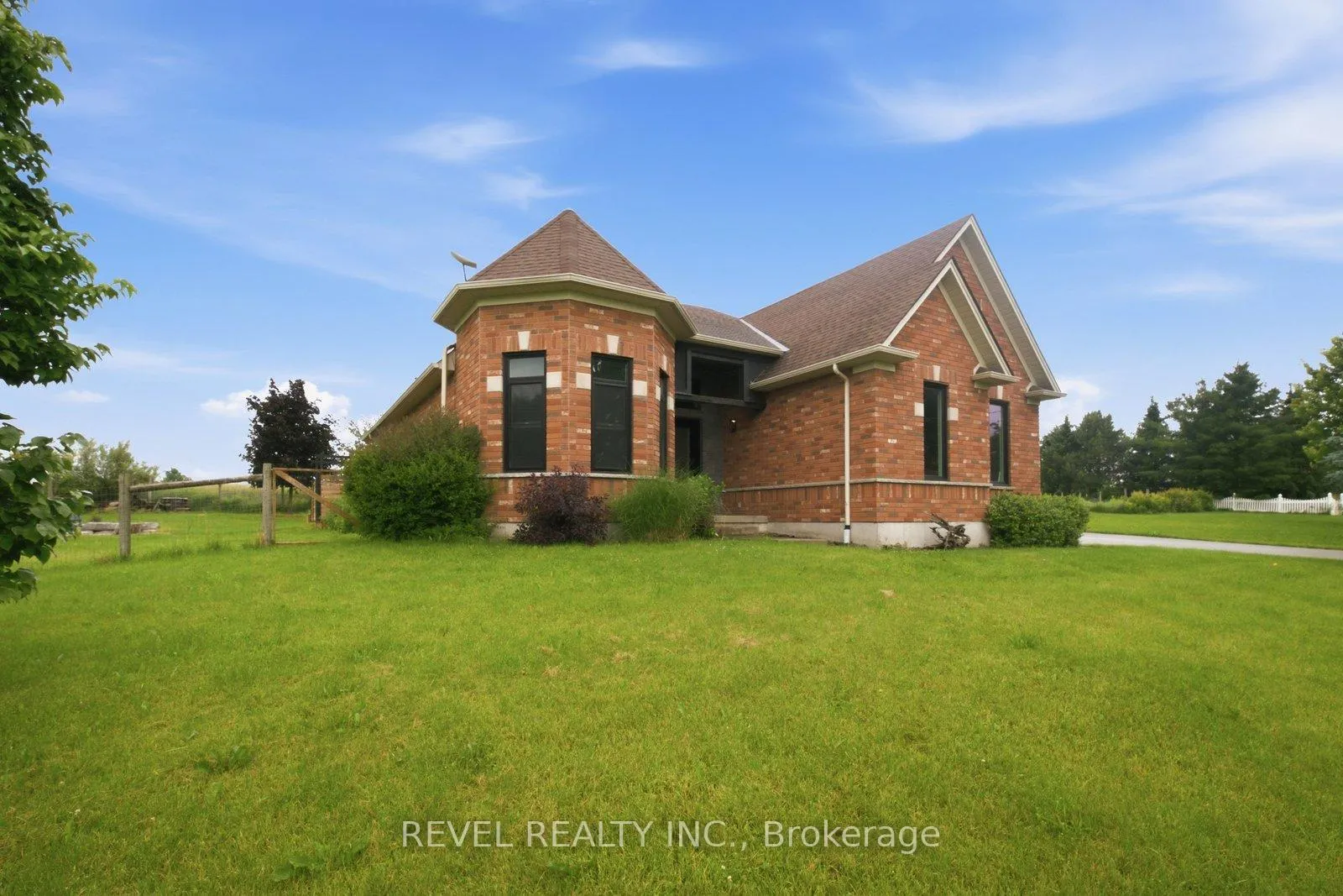 Photo 1 of 5 Falkland Road, Brant, Brantford Twp — HOMEH