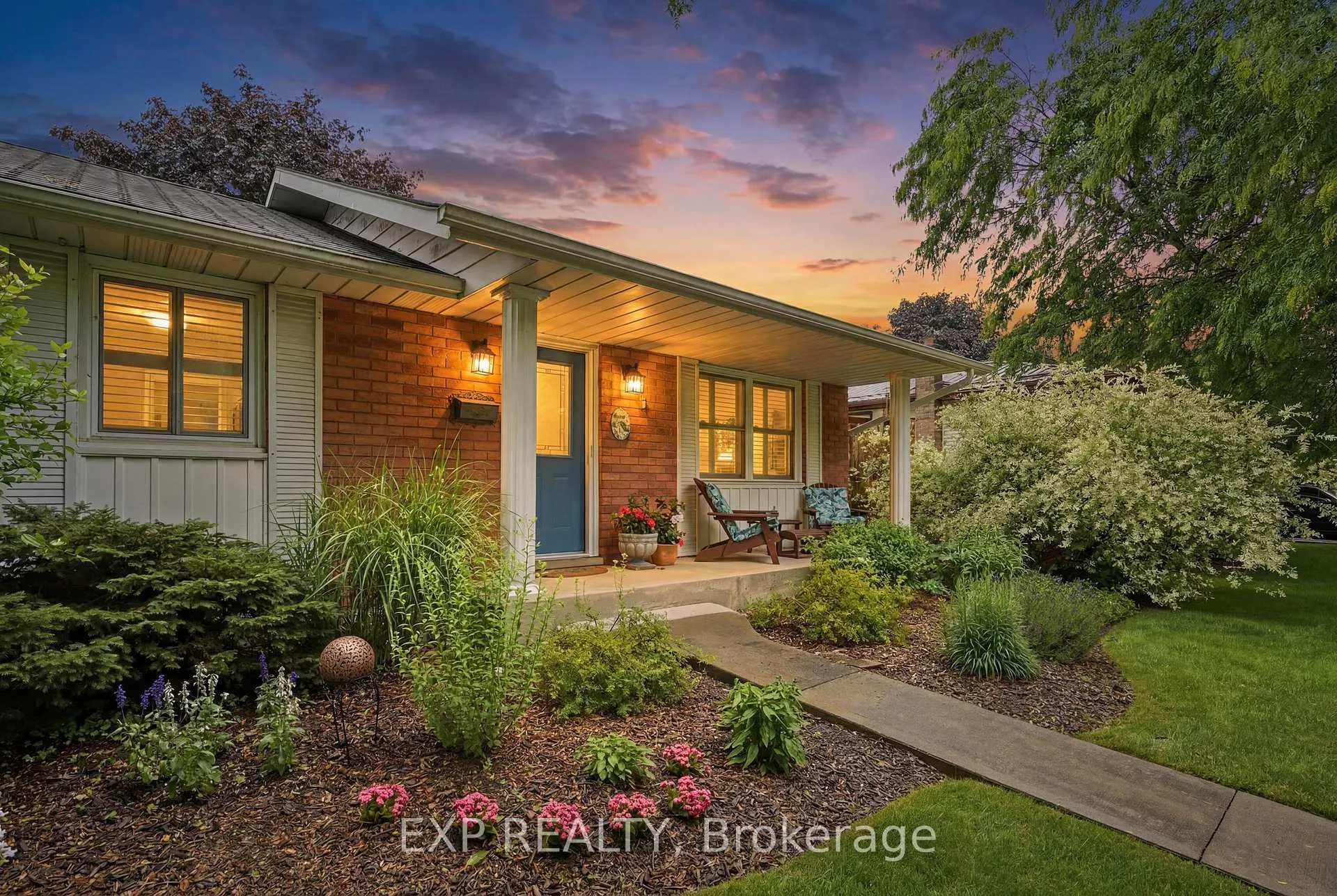 Photo 2 of 5 Brant Street, Norfolk, Simcoe — HOMEH