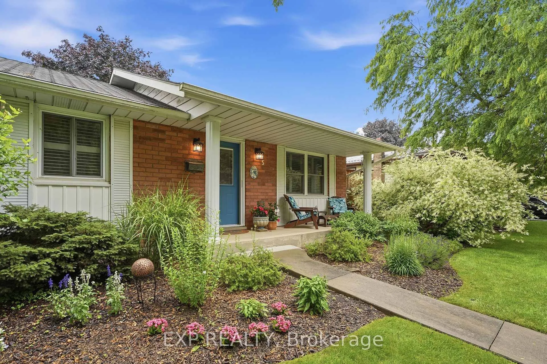 Photo 4 of 5 Brant Street, Norfolk, Simcoe — HOMEH