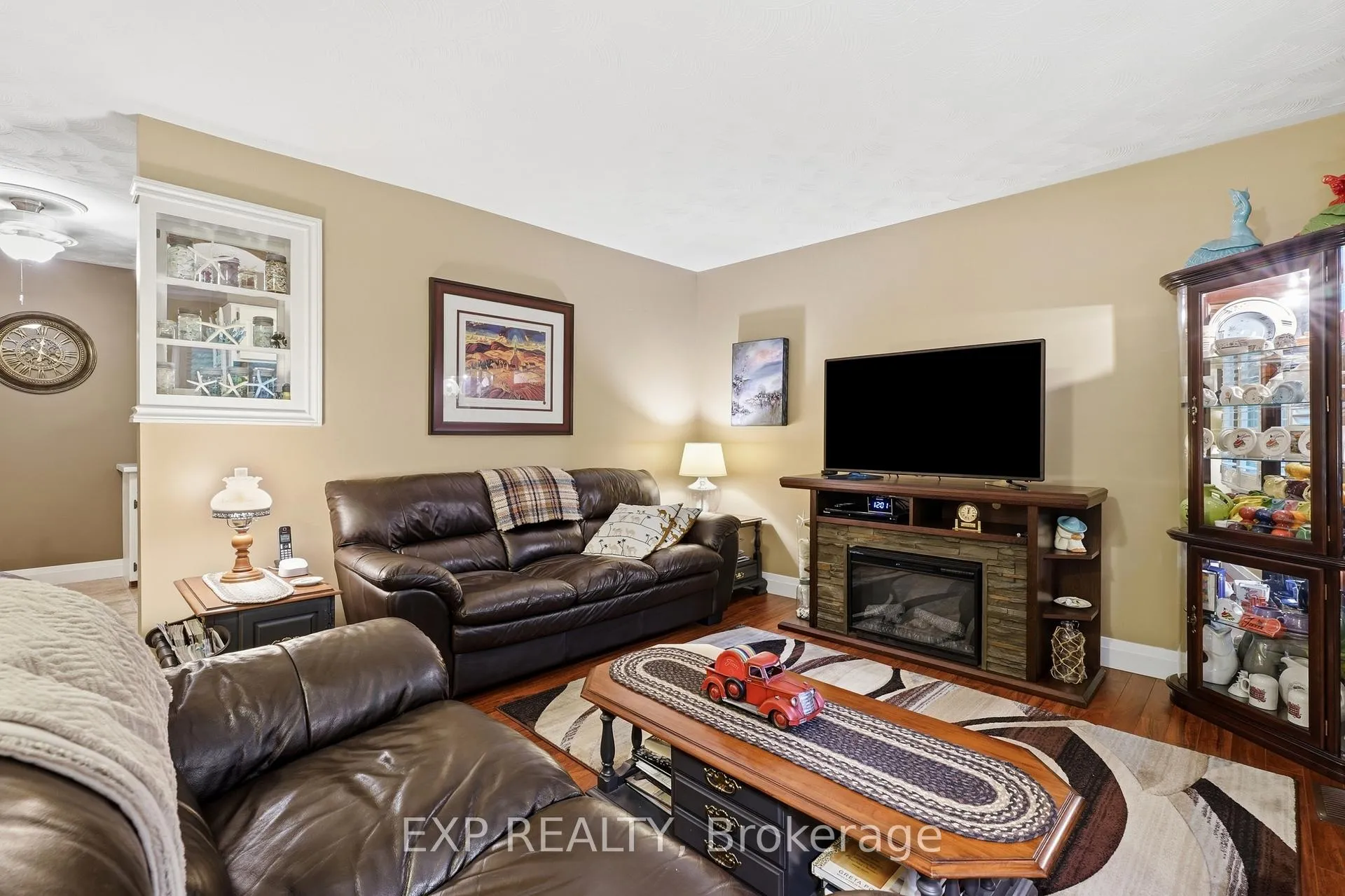 Photo 10 of 5 Brant Street, Norfolk, Simcoe — HOMEH