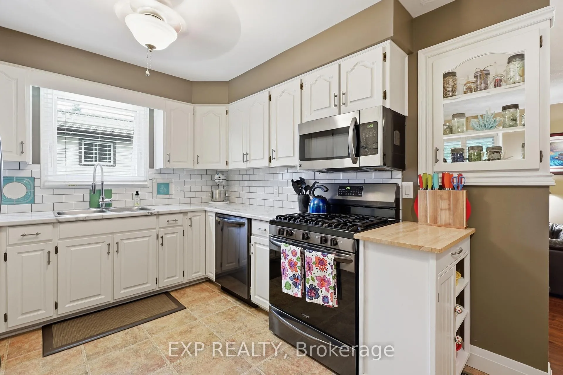 Photo 13 of 5 Brant Street, Norfolk, Simcoe — HOMEH
