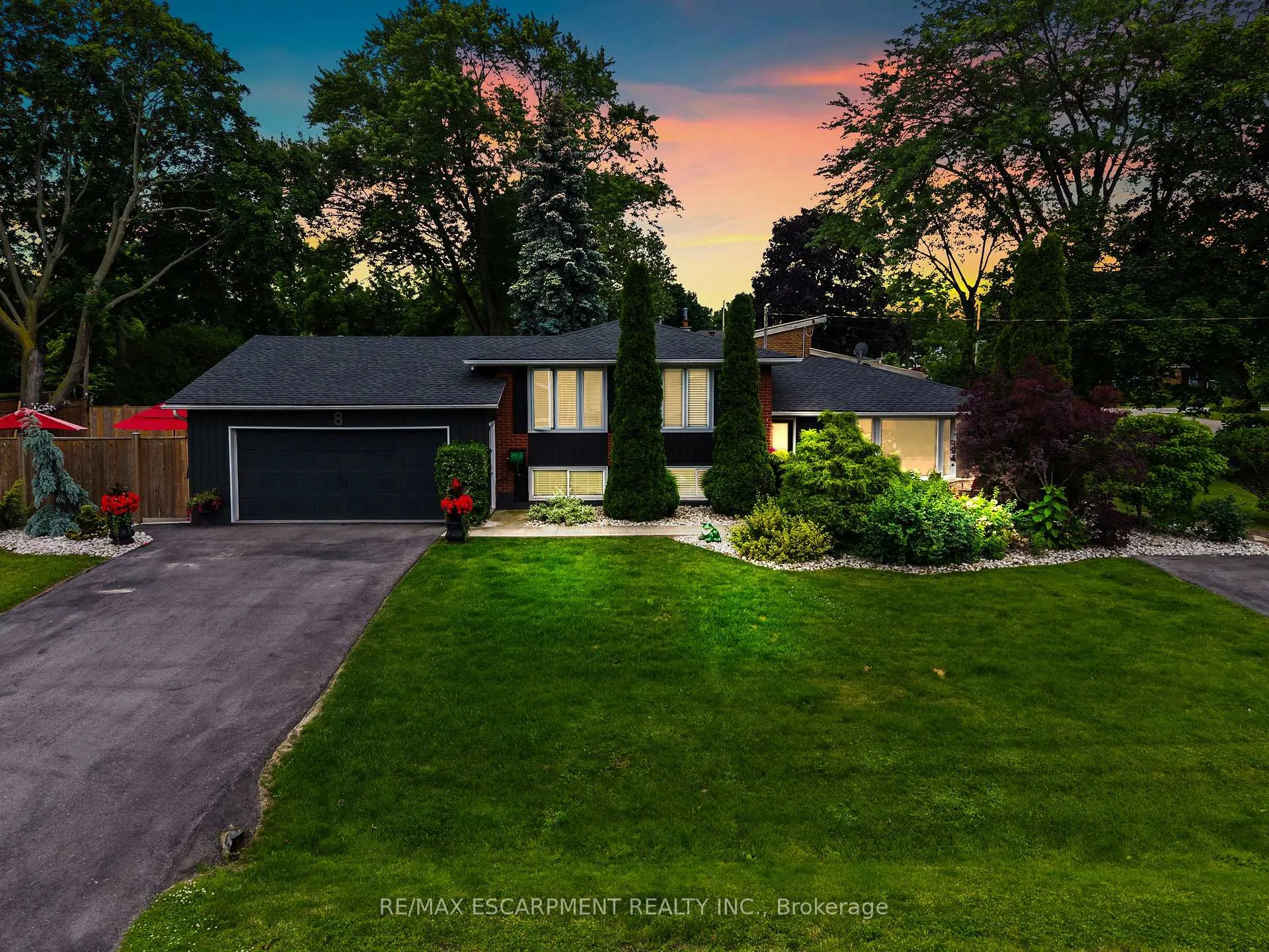 Photo 2 of 8 Bendamere Drive, Grimsby, Grimsby Beach — HOMEH