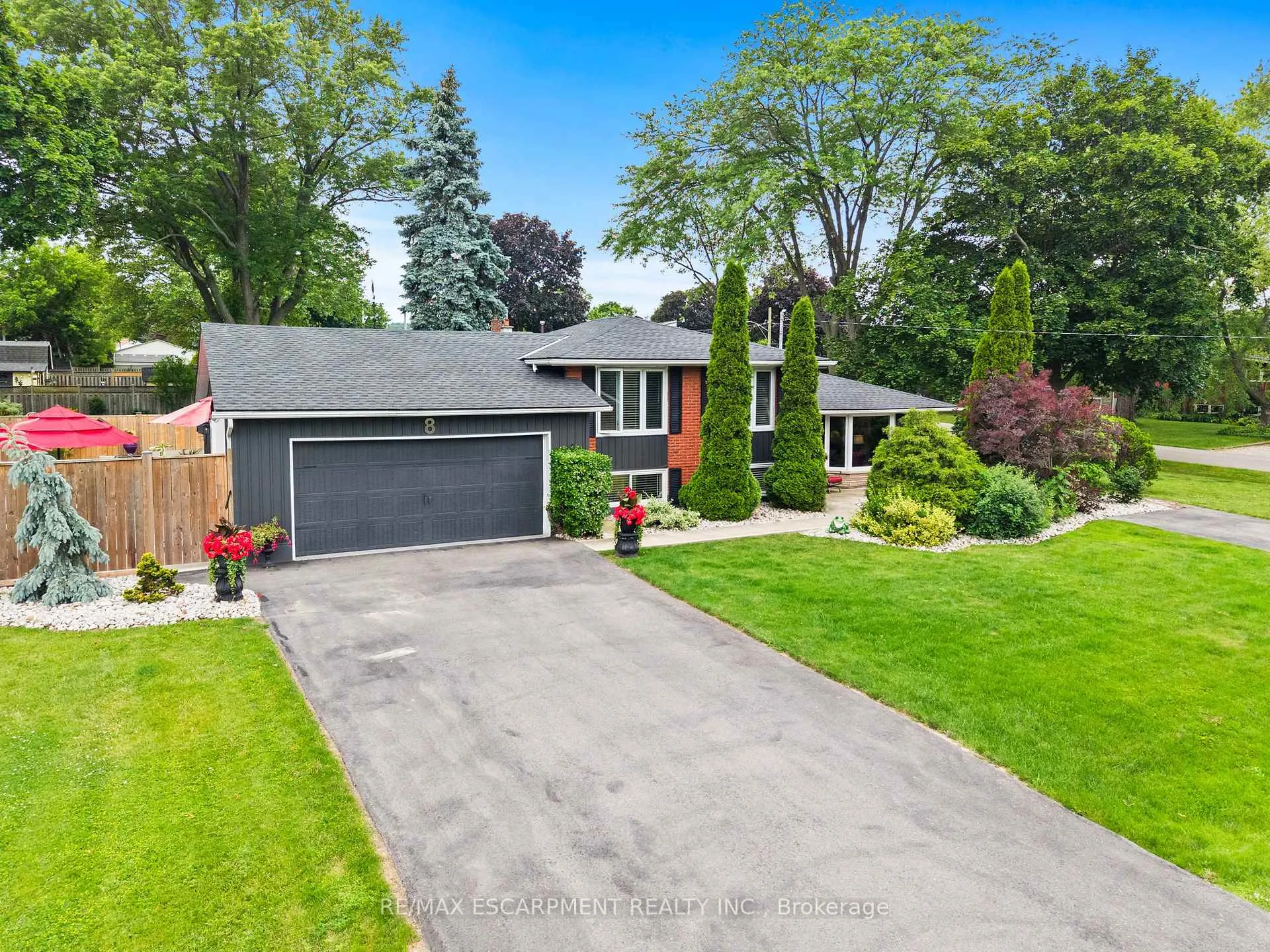 Photo 3 of 8 Bendamere Drive, Grimsby, Grimsby Beach — HOMEH
