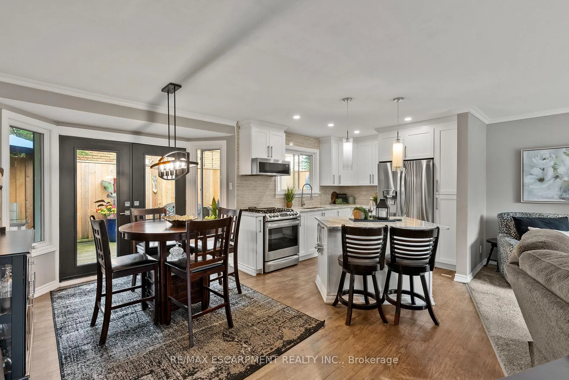 Photo 10 of 8 Bendamere Drive, Grimsby, Grimsby Beach — HOMEH
