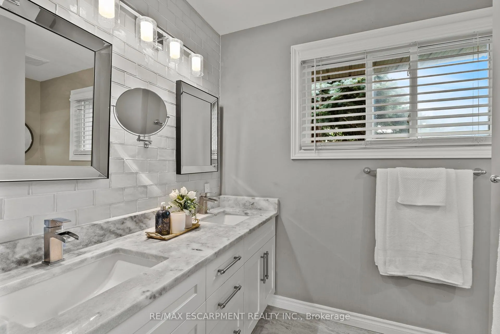 Photo 17 of 8 Bendamere Drive, Grimsby, Grimsby Beach — HOMEH