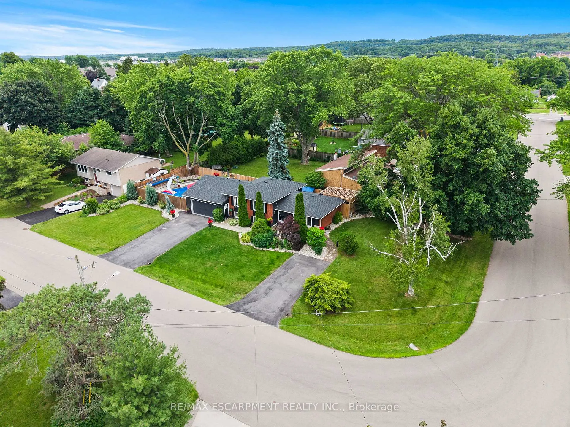 Photo 36 of 8 Bendamere Drive, Grimsby, Grimsby Beach — HOMEH