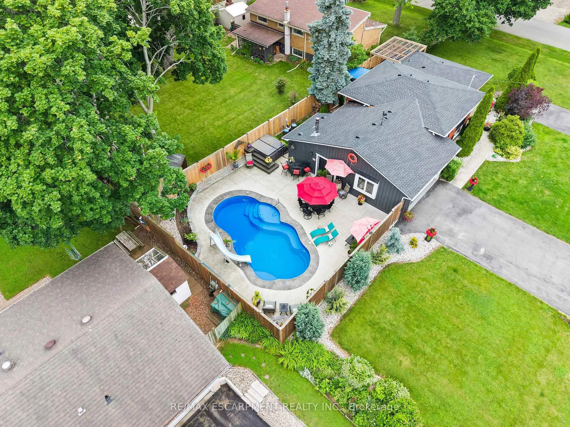 Photo 37 of 8 Bendamere Drive, Grimsby, Grimsby Beach — HOMEH
