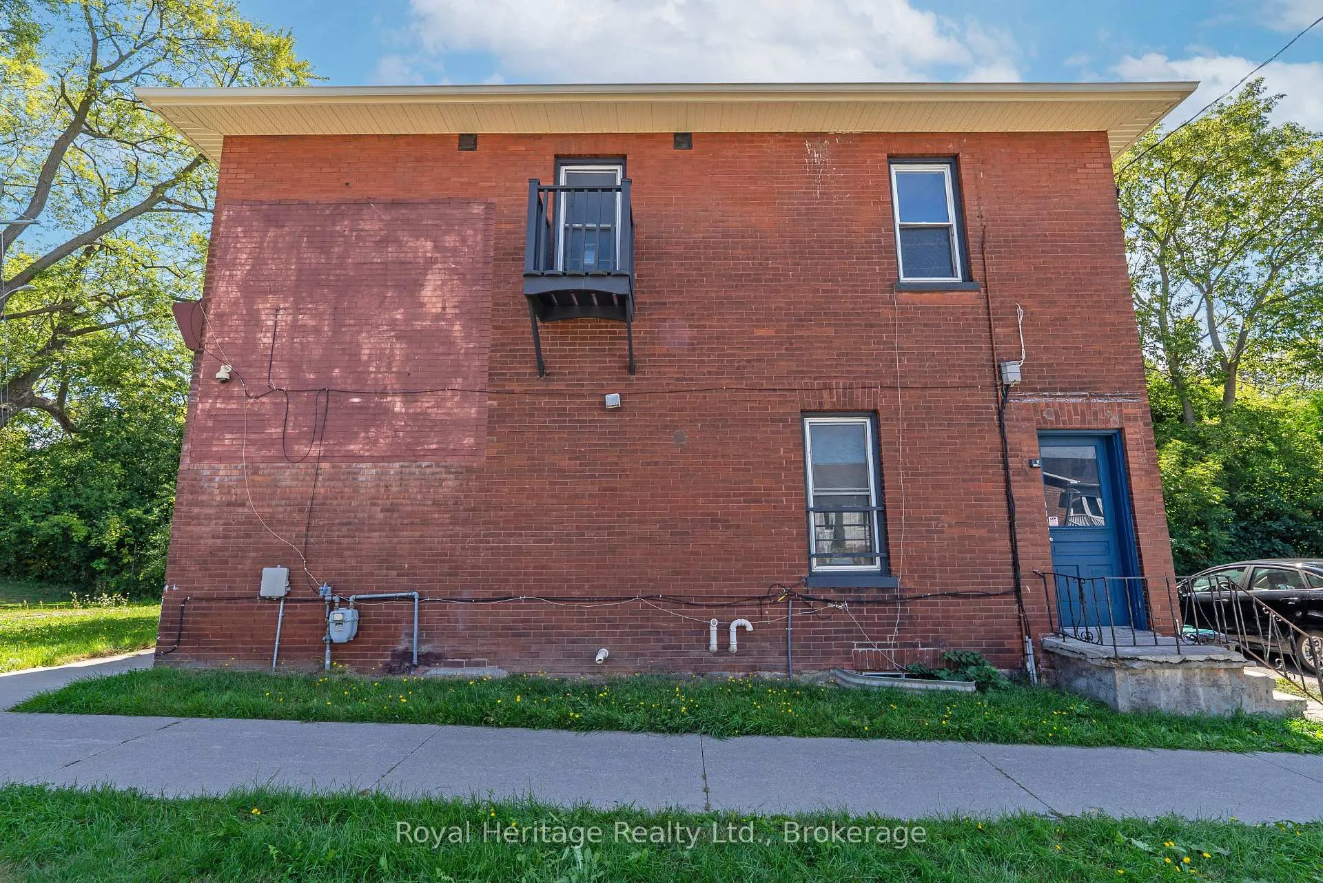 Photo 5 of 394 Centre Street S, Oshawa, Central — HOMEH