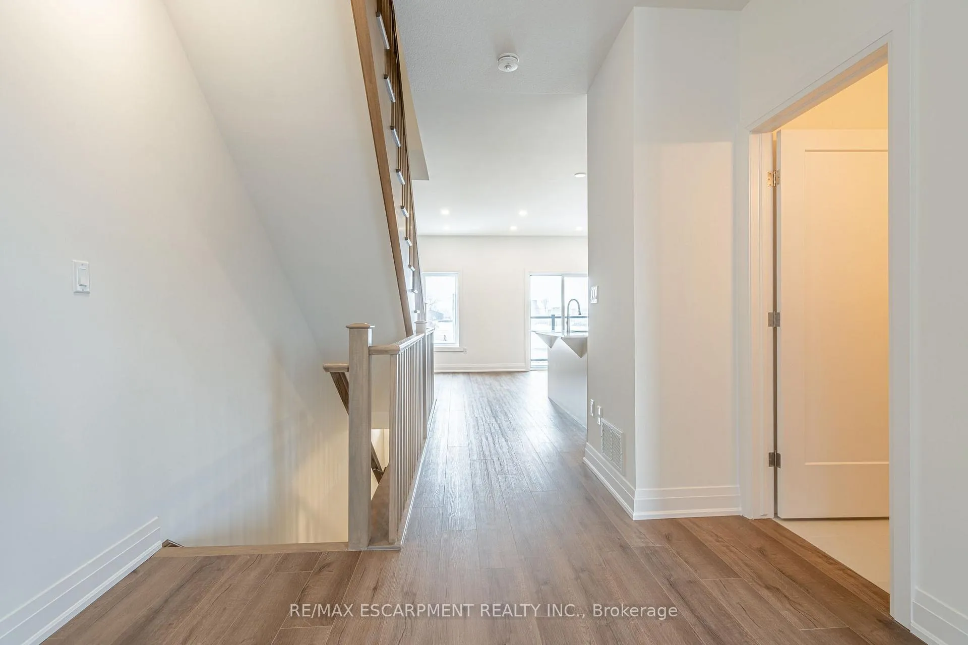 Photo 4 of 20 Clear Valley Lane, Hamilton, Mount Hope — HOMEH