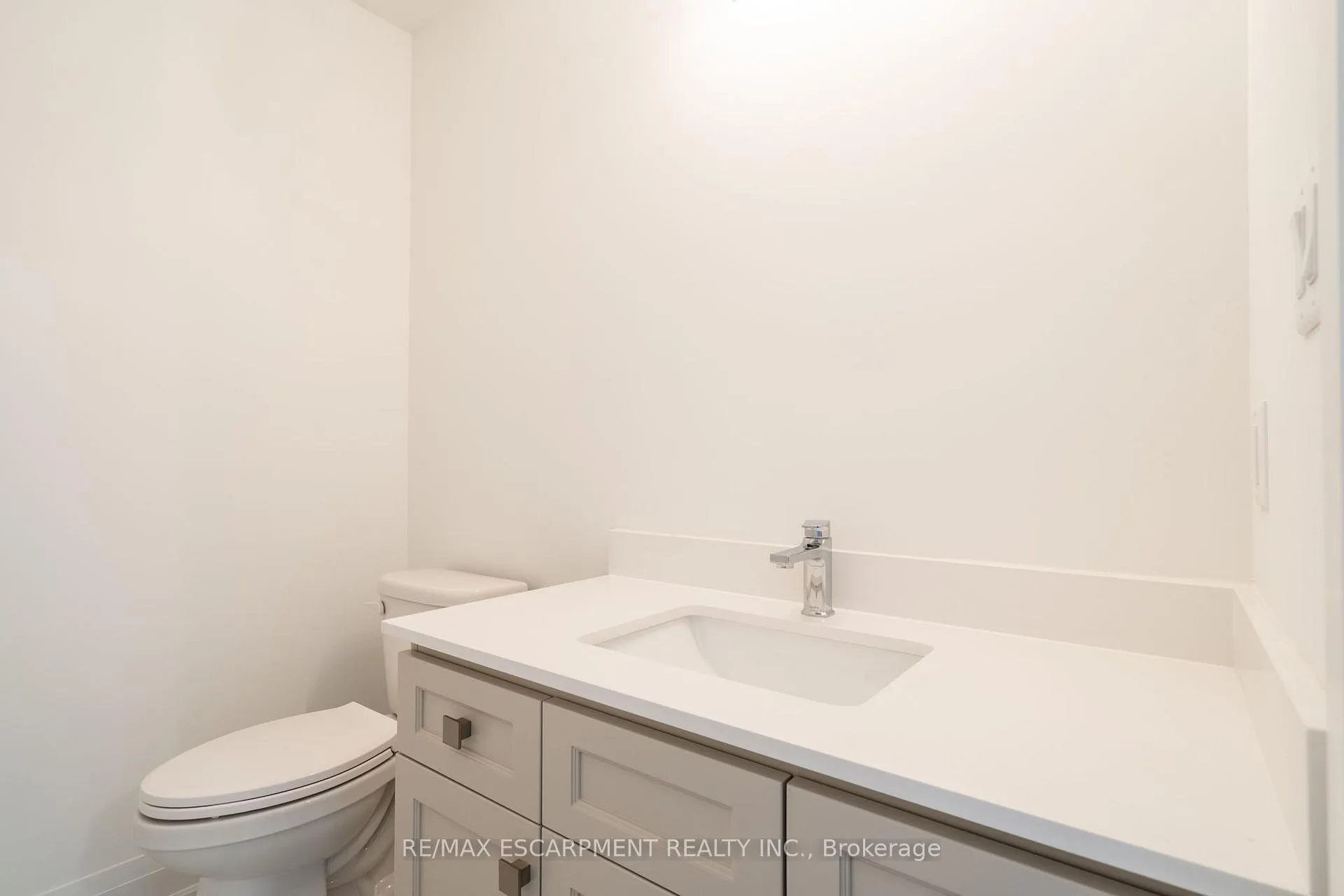 Photo 9 of 20 Clear Valley Lane, Hamilton, Mount Hope — HOMEH