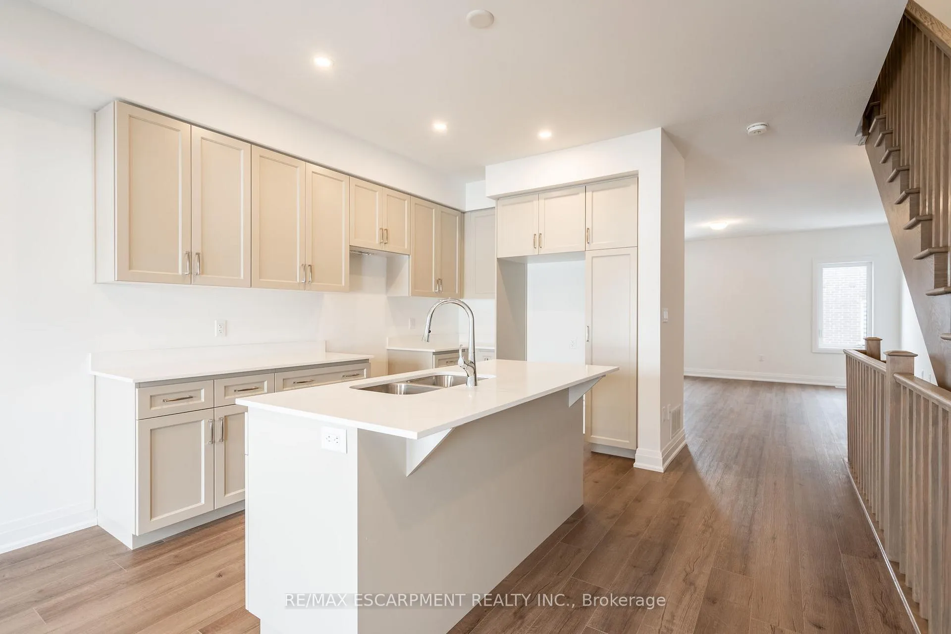 Photo 11 of 20 Clear Valley Lane, Hamilton, Mount Hope — HOMEH