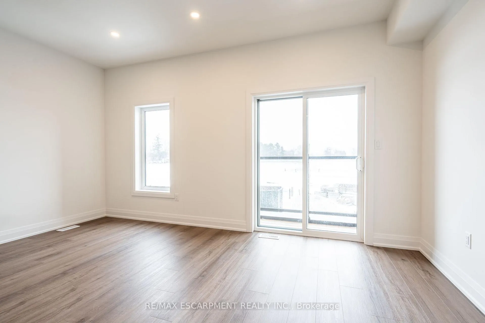 Photo 14 of 20 Clear Valley Lane, Hamilton, Mount Hope — HOMEH