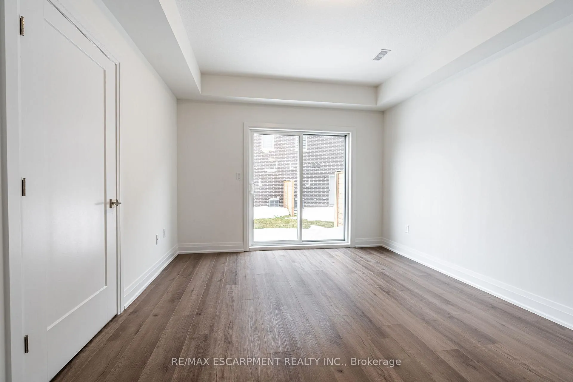 Photo 22 of 20 Clear Valley Lane, Hamilton, Mount Hope — HOMEH