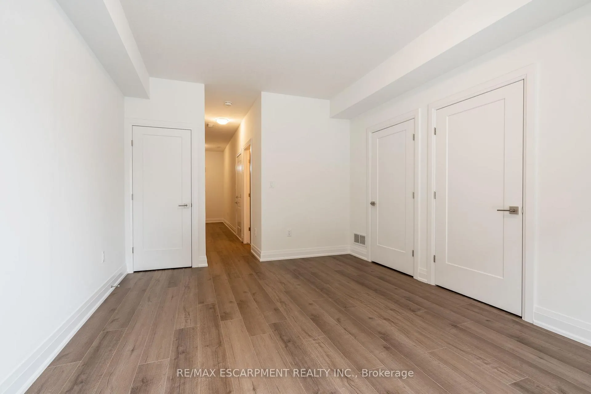 Photo 23 of 20 Clear Valley Lane, Hamilton, Mount Hope — HOMEH