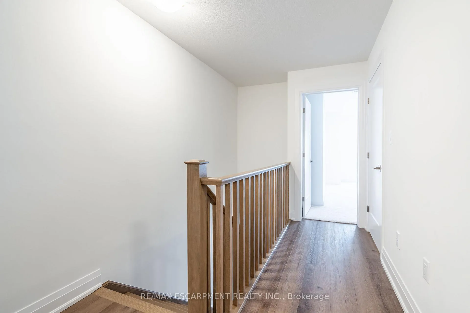 Photo 25 of 20 Clear Valley Lane, Hamilton, Mount Hope — HOMEH