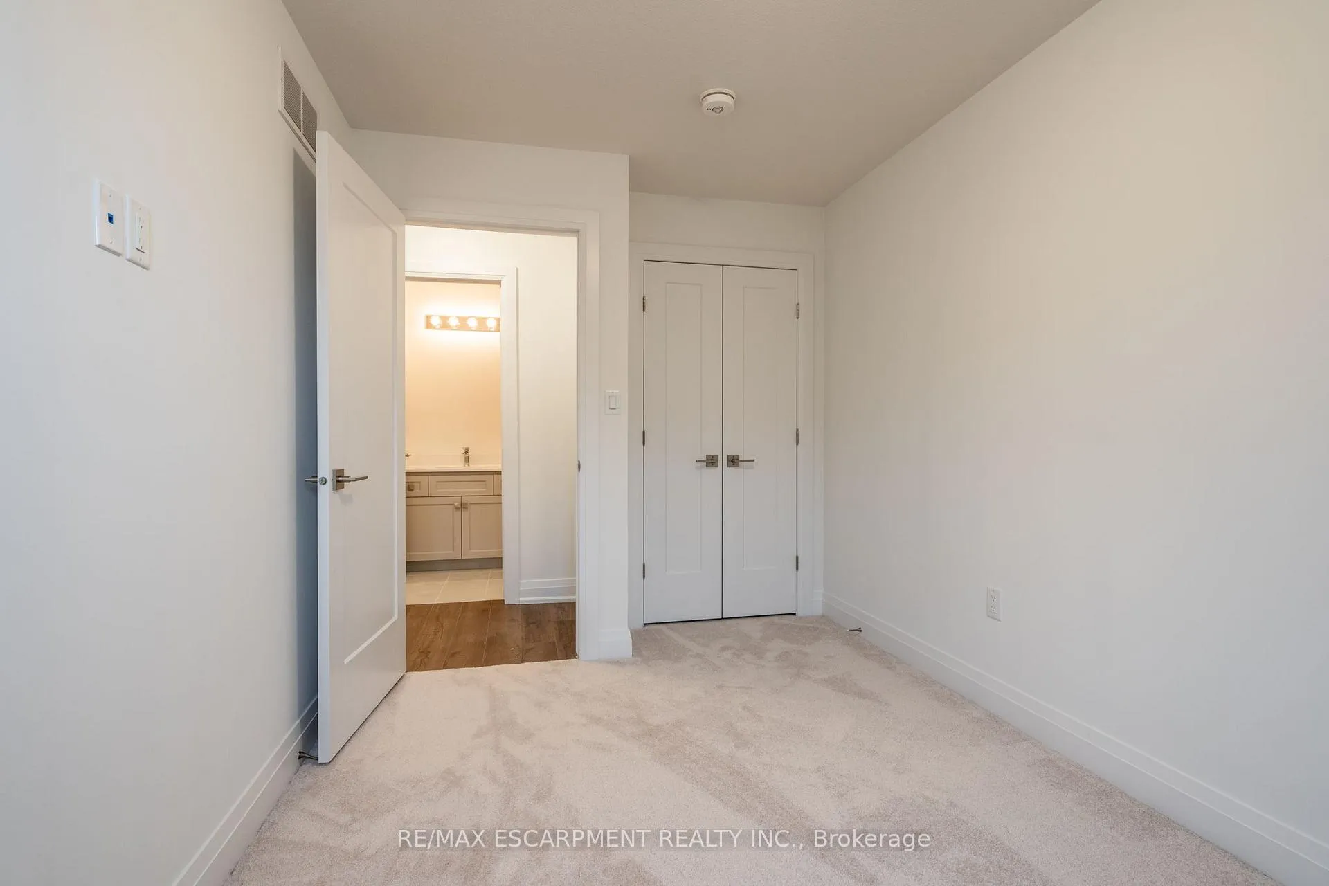 Photo 30 of 20 Clear Valley Lane, Hamilton, Mount Hope — HOMEH