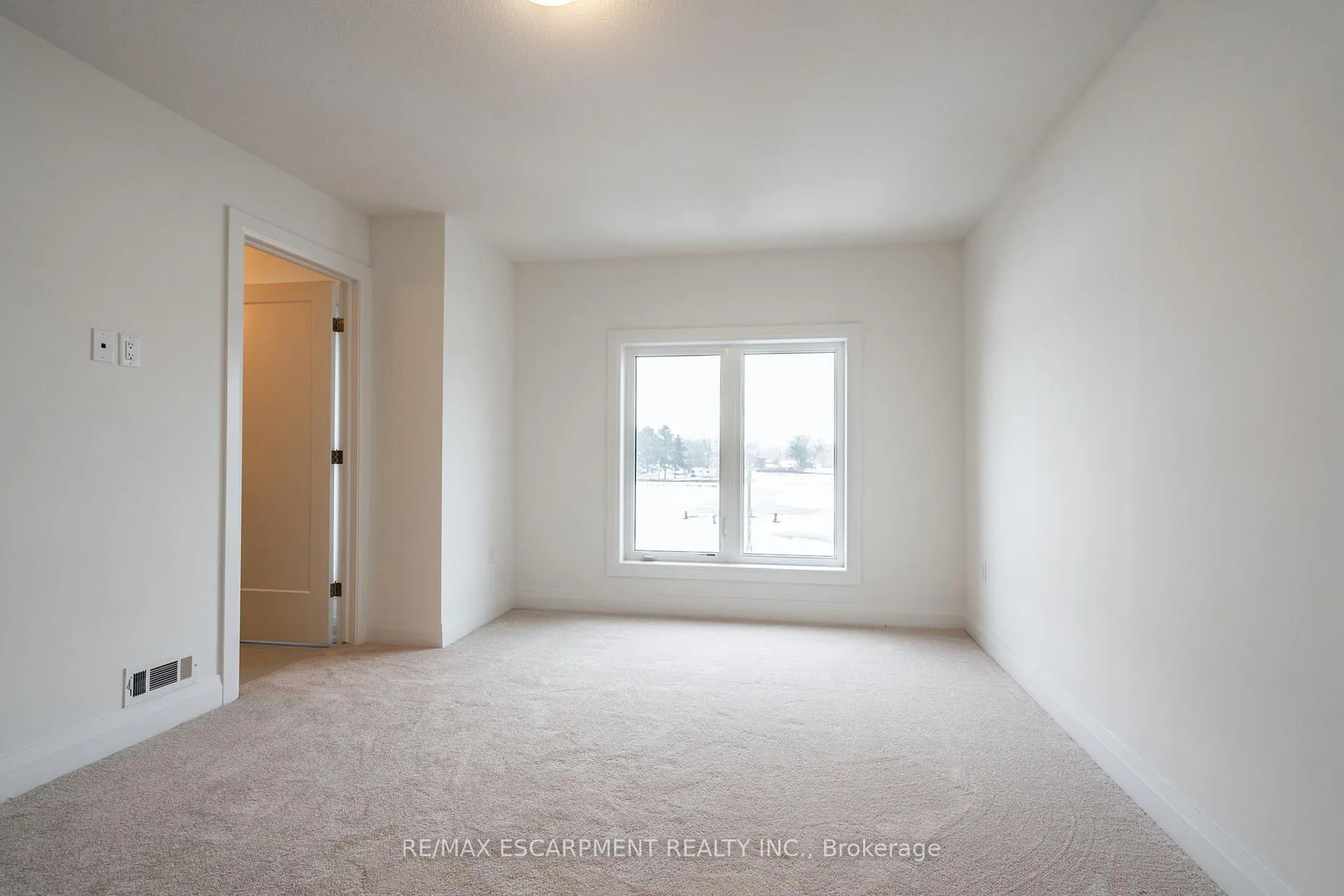 Photo 36 of 20 Clear Valley Lane, Hamilton, Mount Hope — HOMEH