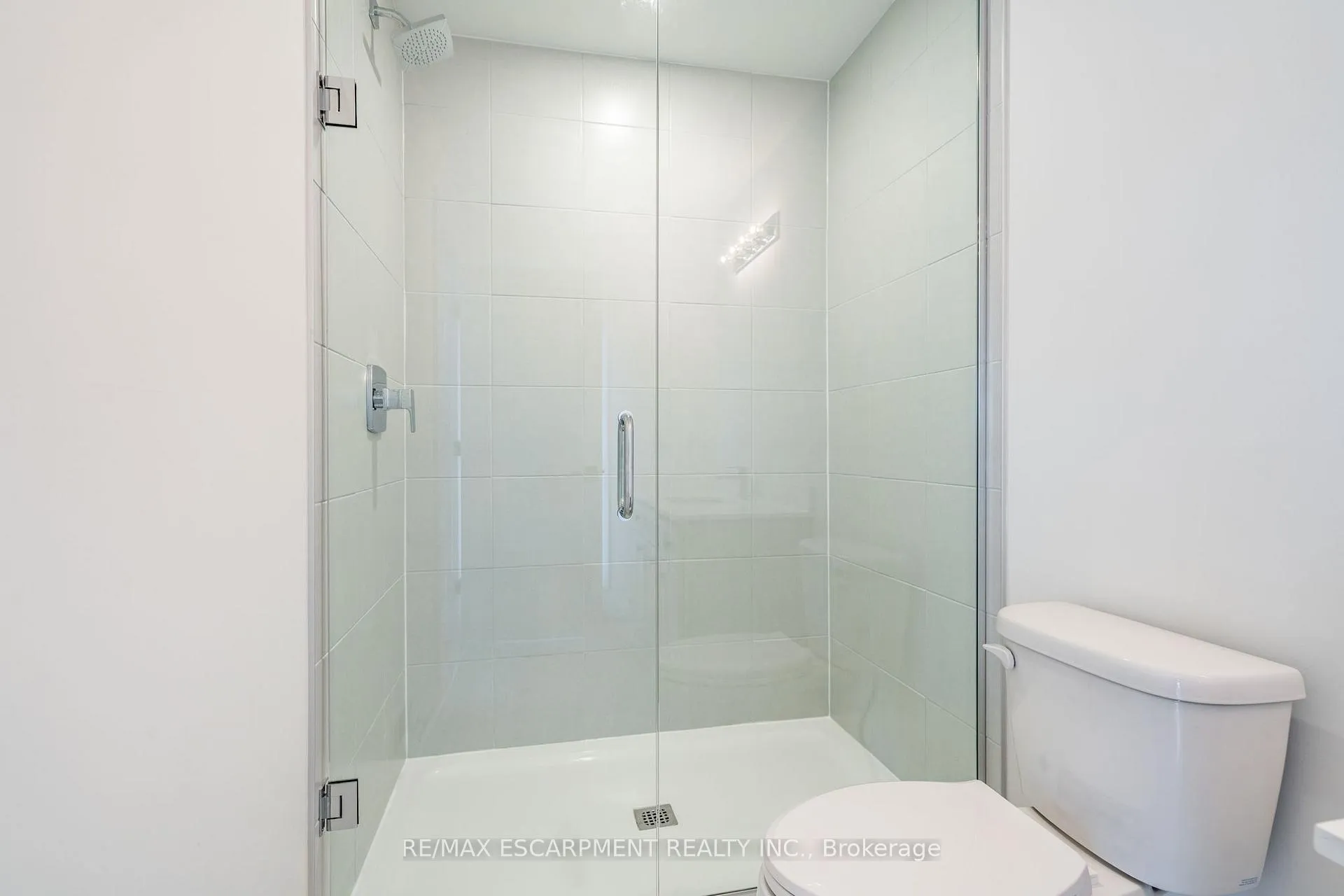 Photo 40 of 20 Clear Valley Lane, Hamilton, Mount Hope — HOMEH