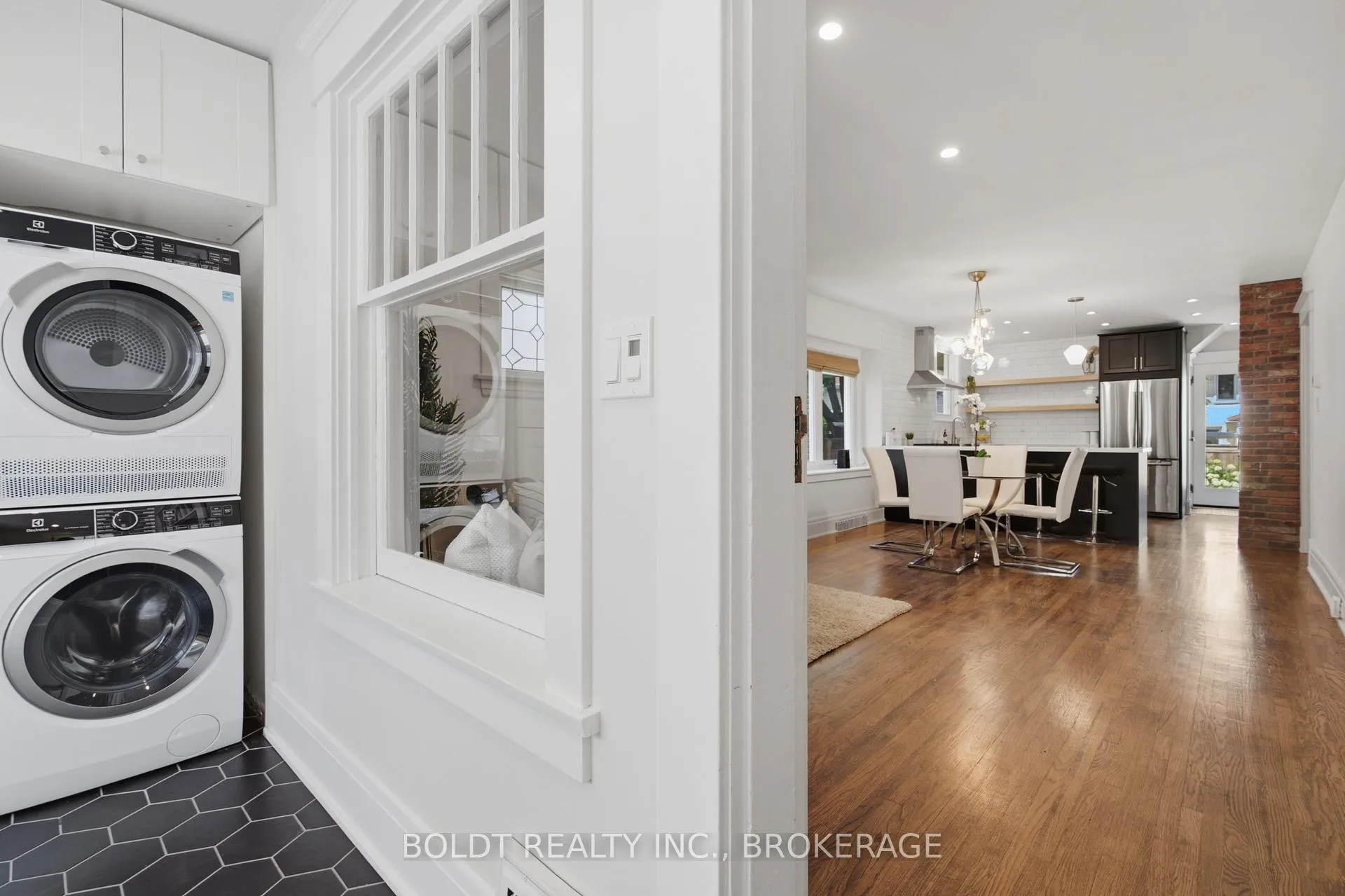 Photo 5 of 21 Albert Street, St. Catharines, Downtown — HOMEH