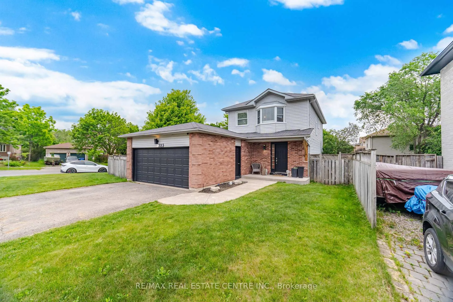 Photo 2 of 323 Michael Drive, Orangeville — HOMEH