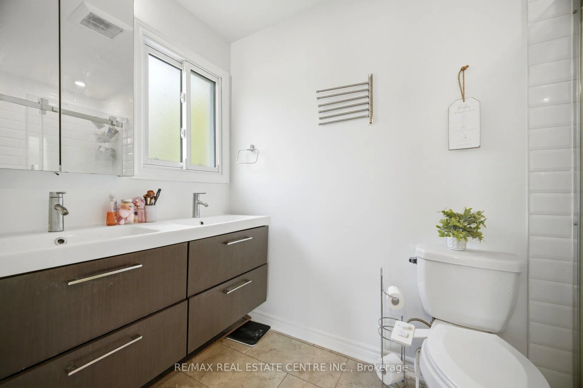Photo 18 of 323 Michael Drive, Orangeville — HOMEH