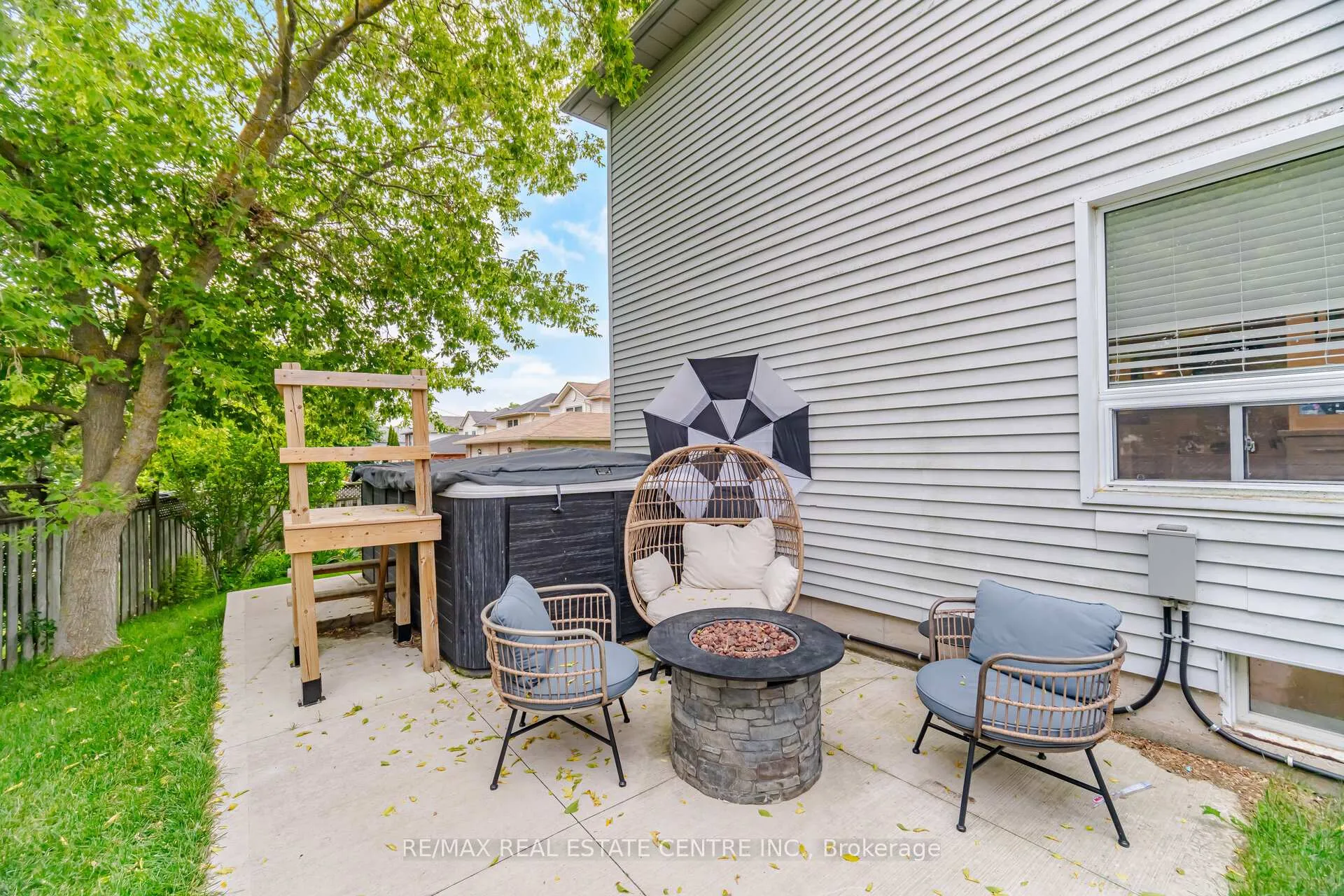 Photo 30 of 323 Michael Drive, Orangeville — HOMEH