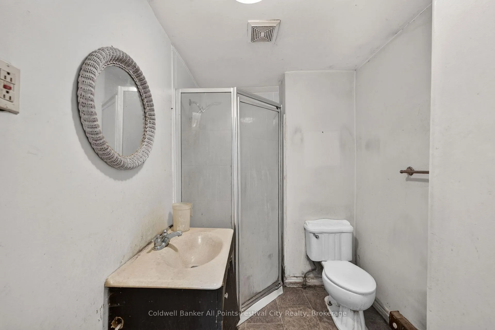 Photo 9 of 604 Gough Street, Huron-Kinloss, Lucknow — HOMEH