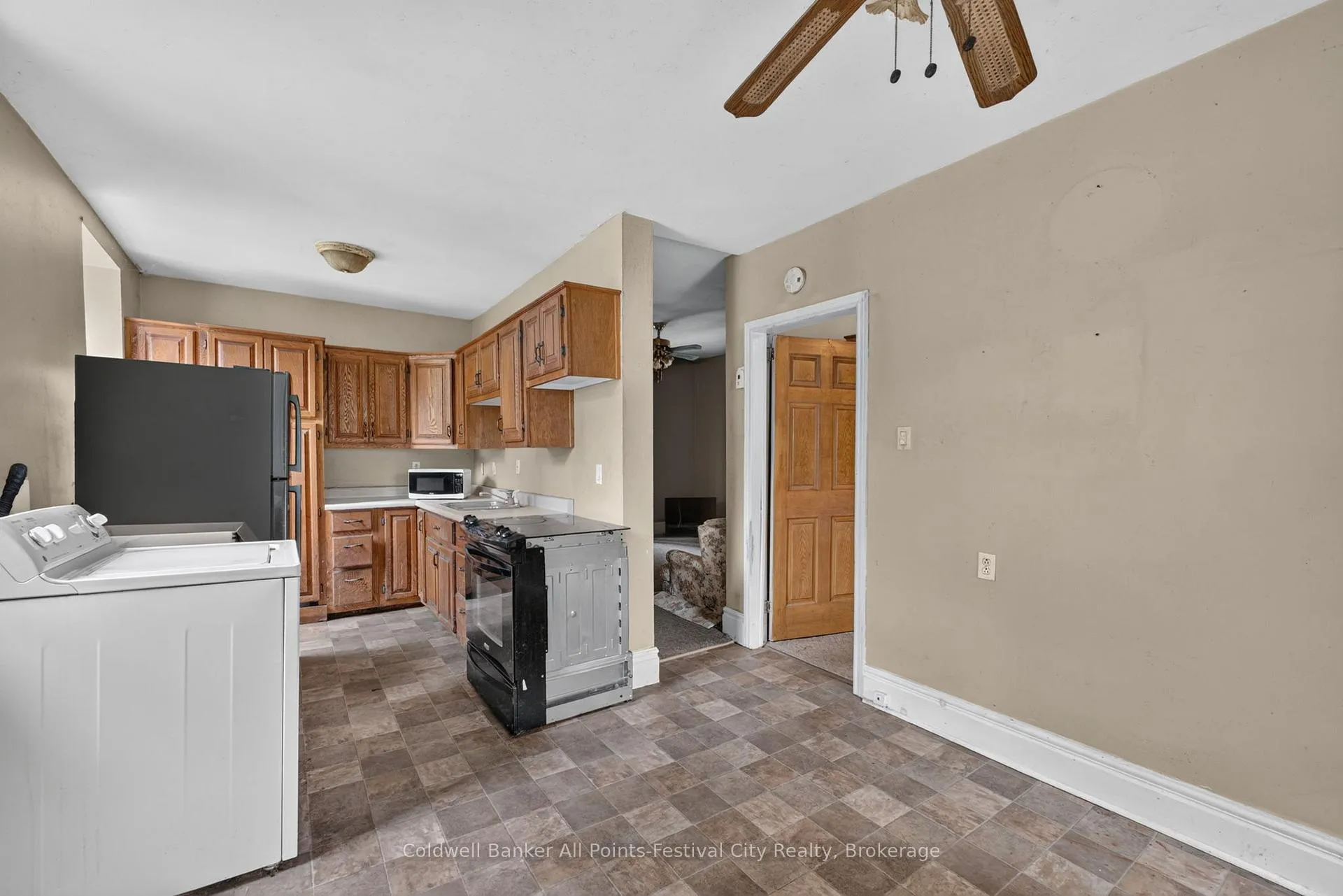 Photo 15 of 604 Gough Street, Huron-Kinloss, Lucknow — HOMEH