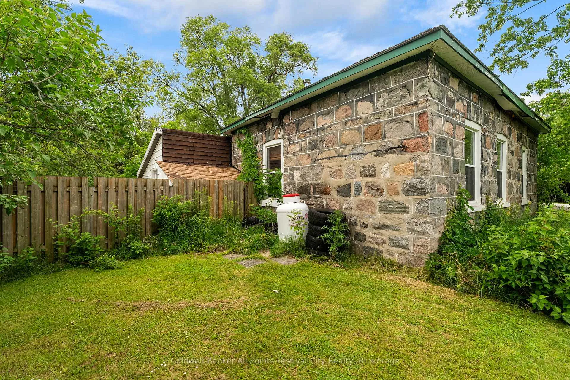 Photo 21 of 604 Gough Street, Huron-Kinloss, Lucknow — HOMEH