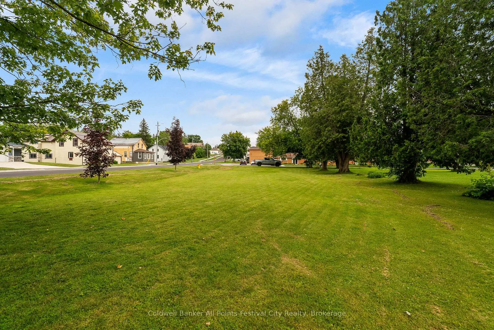 Photo 23 of 604 Gough Street, Huron-Kinloss, Lucknow — HOMEH