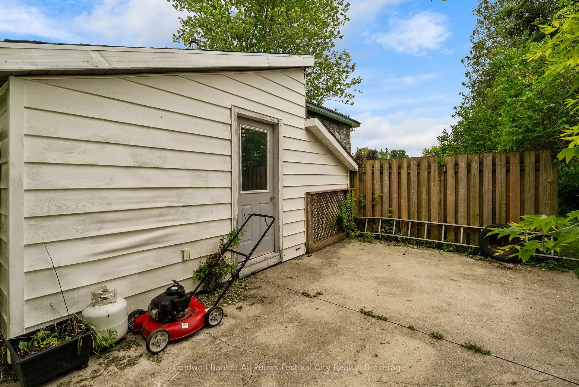 Photo 26 of 604 Gough Street, Huron-Kinloss, Lucknow — HOMEH