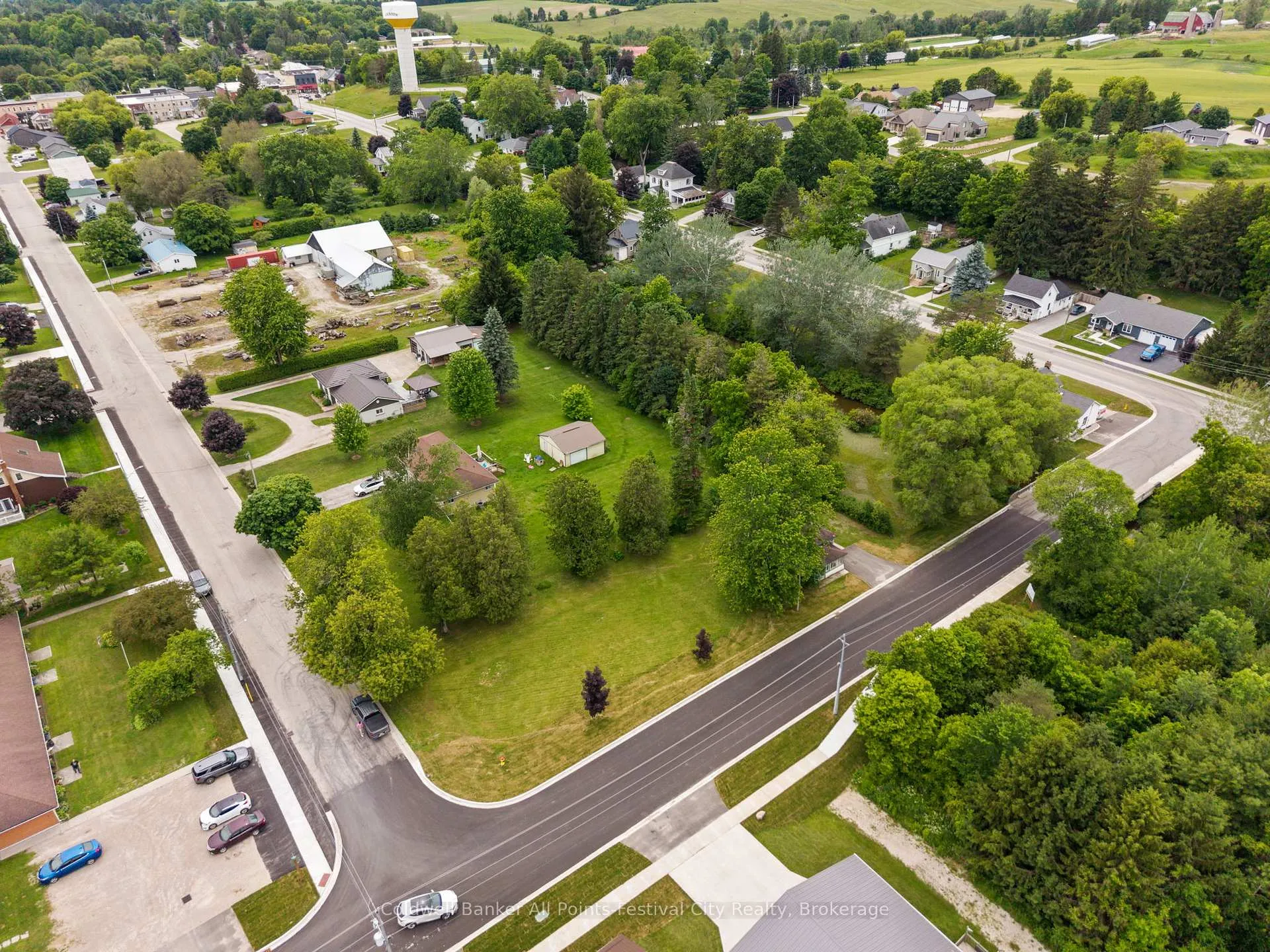 Photo 30 of 604 Gough Street, Huron-Kinloss, Lucknow — HOMEH
