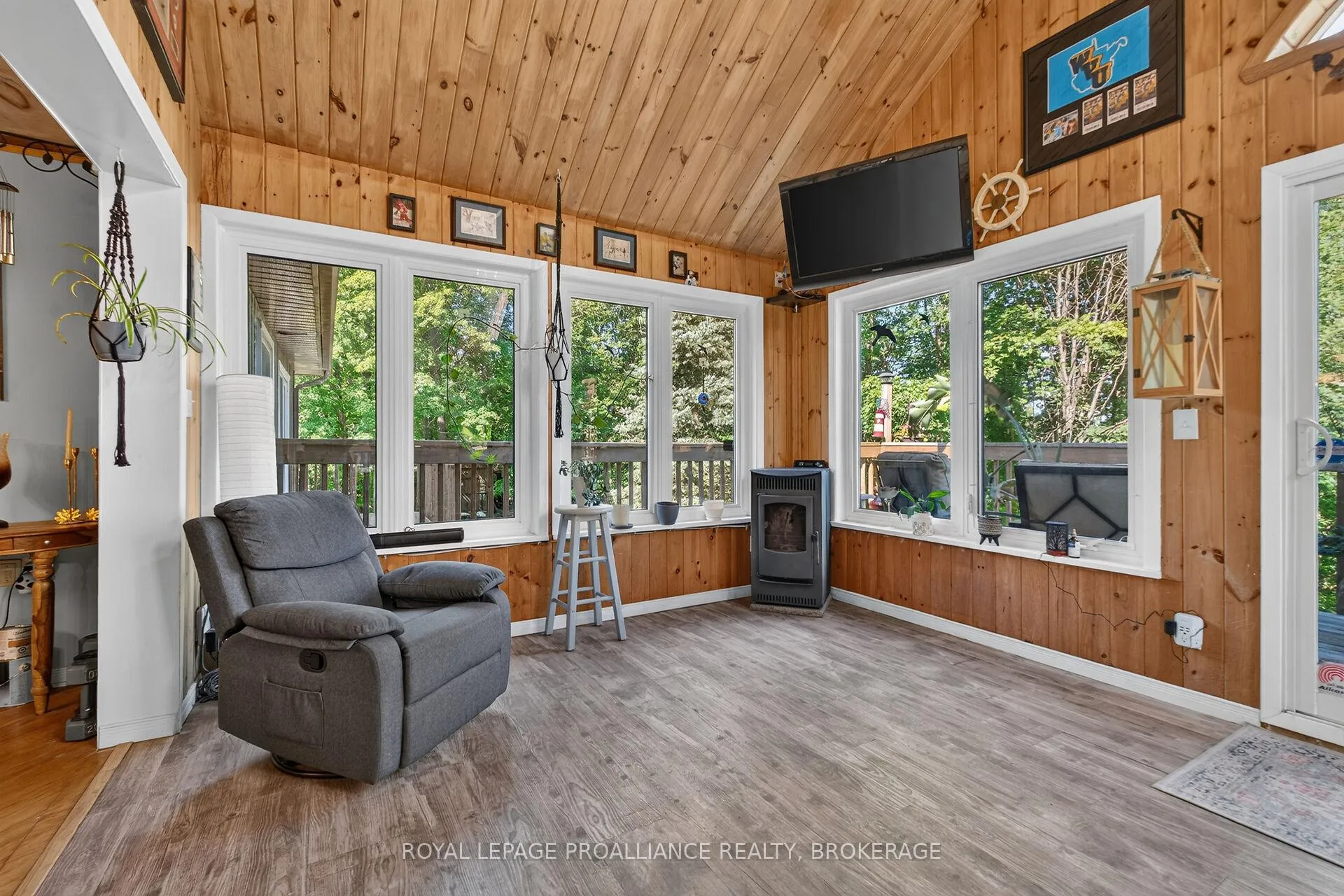 Photo 8 of 3318 Desert Lake Road, Frontenac, Frontenac South — HOMEH