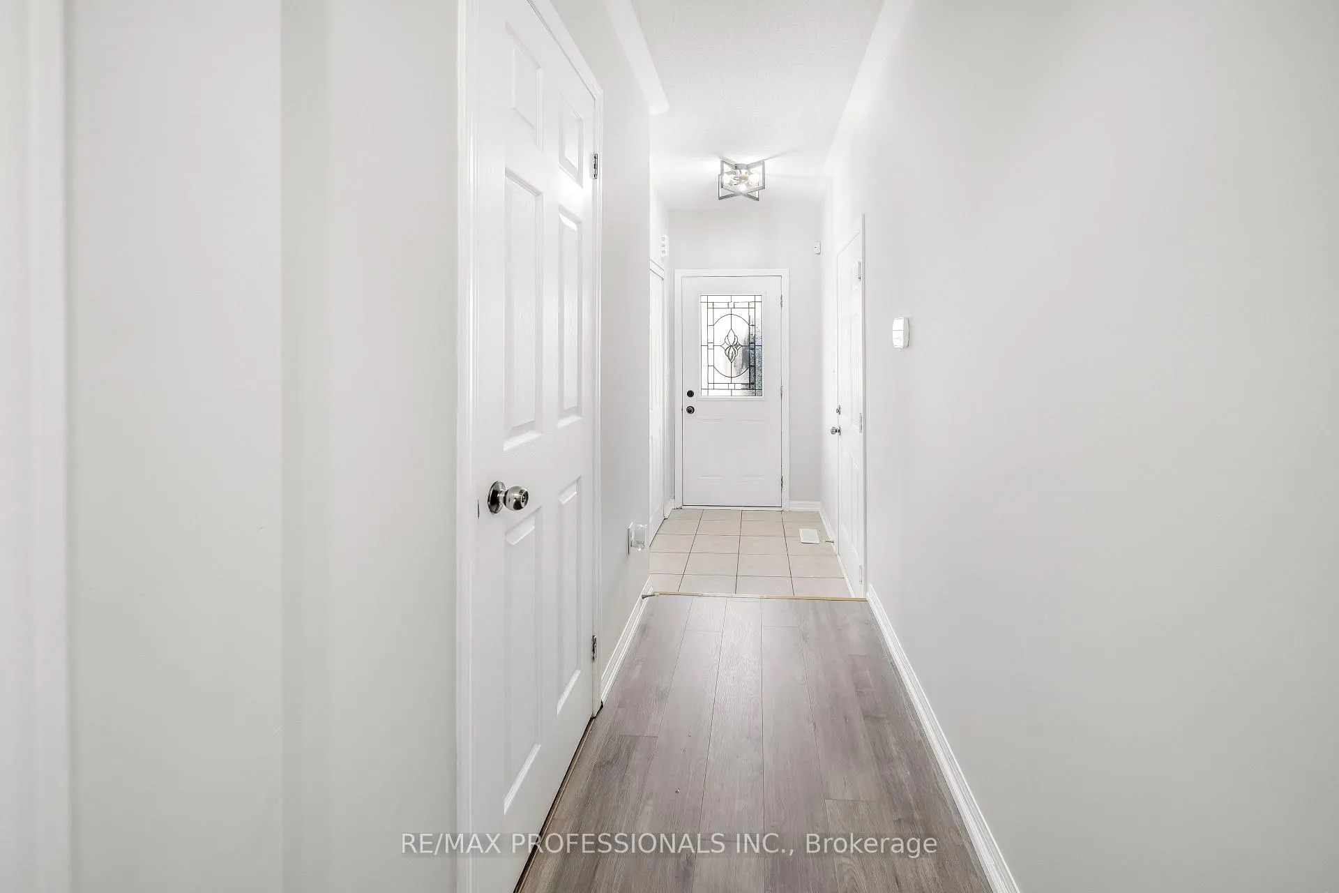 Photo 5 of 71 Connell Lane, Clarington, Bowmanville — HOMEH