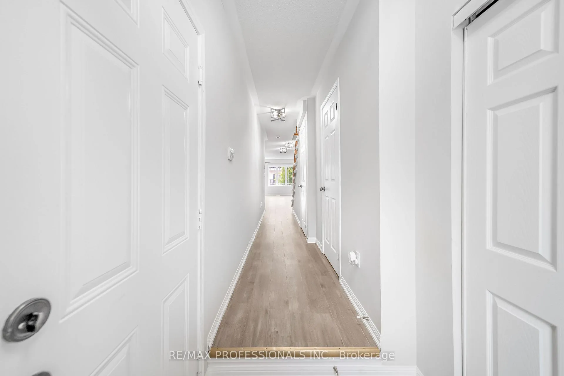 Photo 6 of 71 Connell Lane, Clarington, Bowmanville — HOMEH