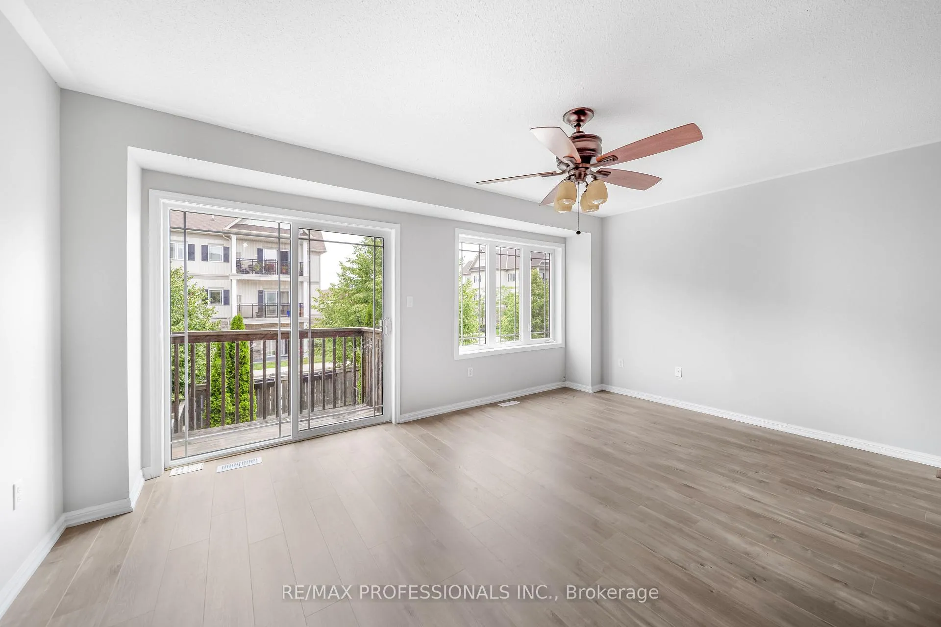 Photo 10 of 71 Connell Lane, Clarington, Bowmanville — HOMEH