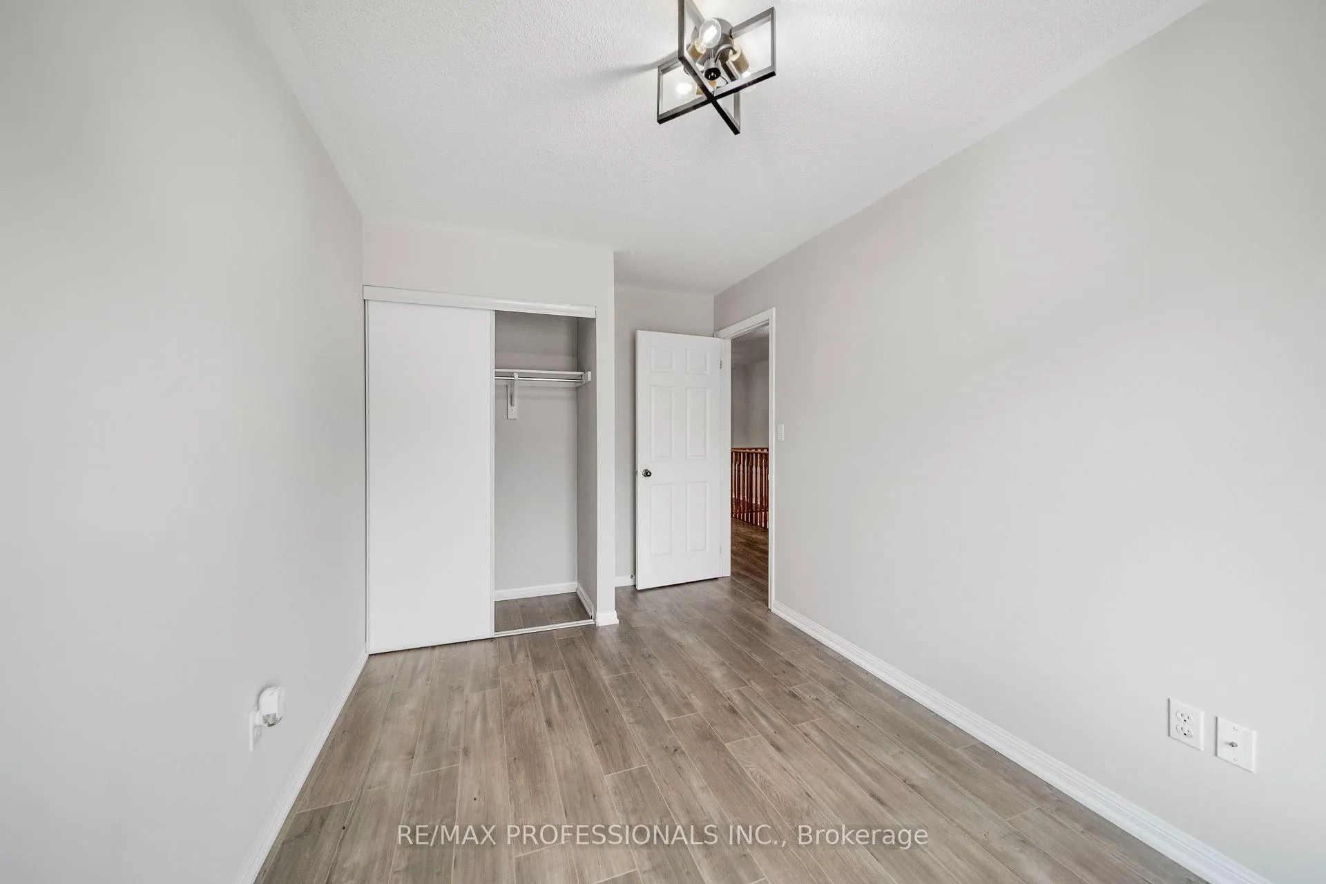 Photo 14 of 71 Connell Lane, Clarington, Bowmanville — HOMEH