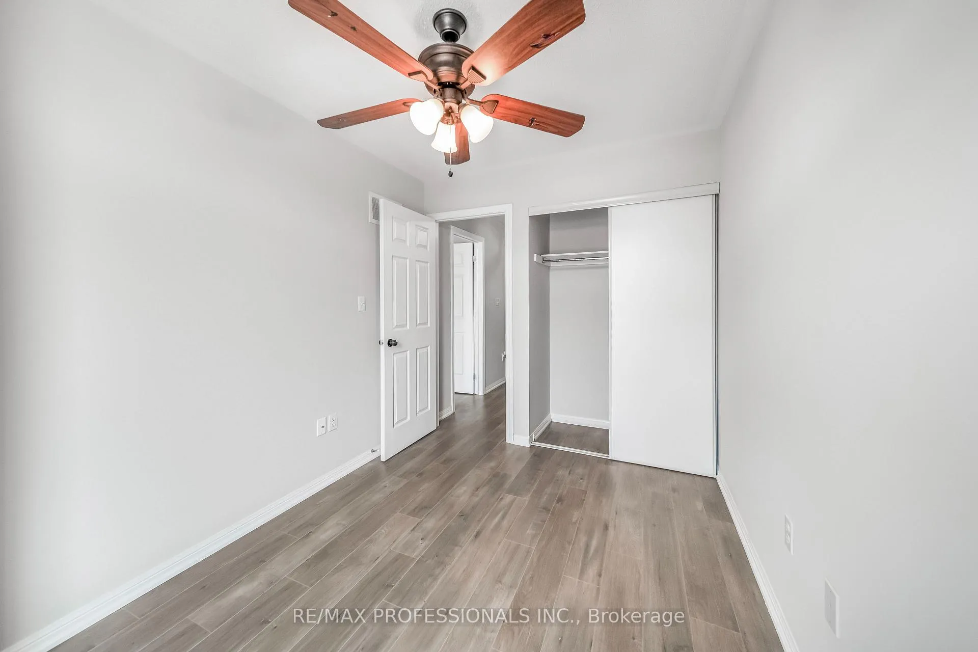 Photo 16 of 71 Connell Lane, Clarington, Bowmanville — HOMEH