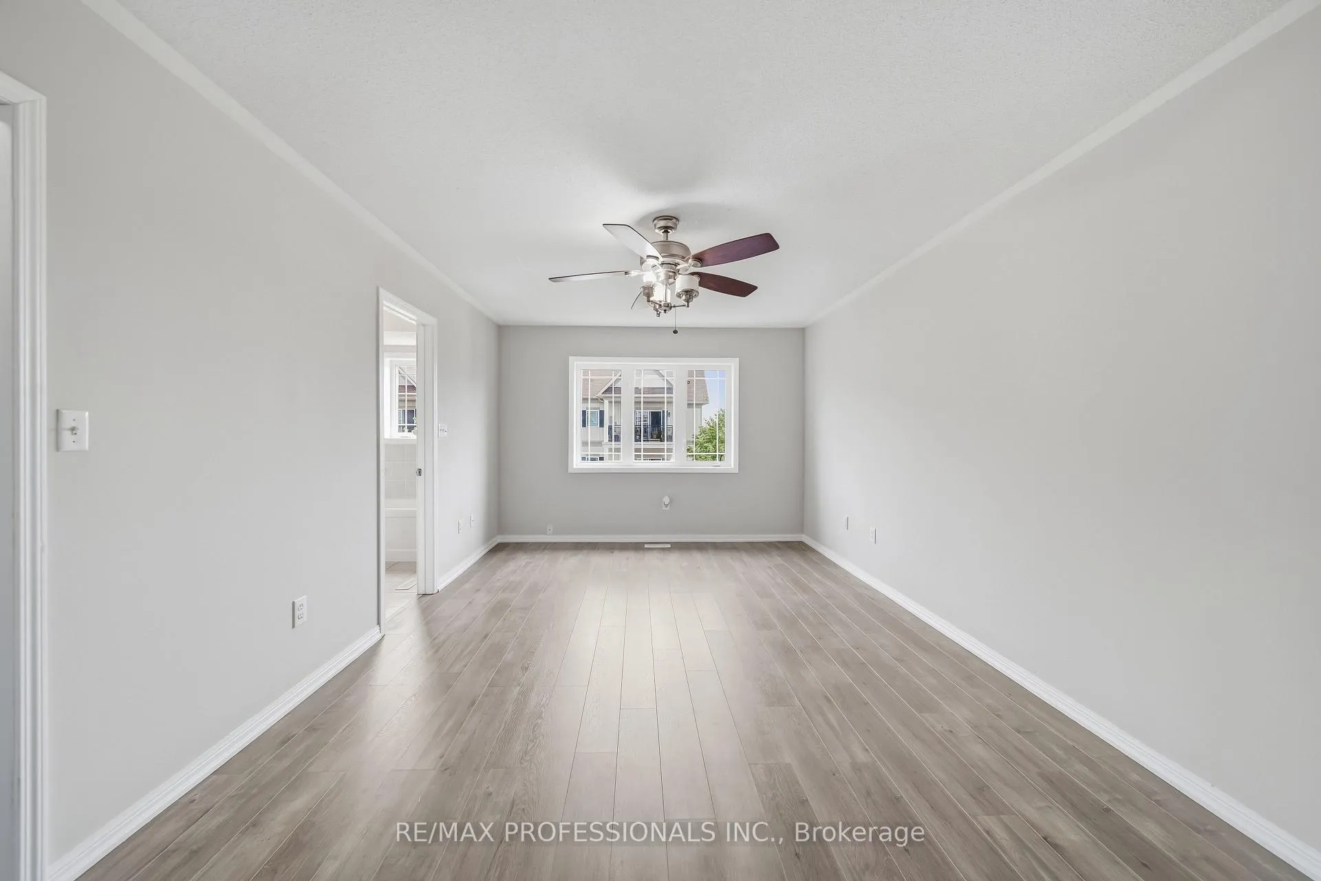 Photo 22 of 71 Connell Lane, Clarington, Bowmanville — HOMEH