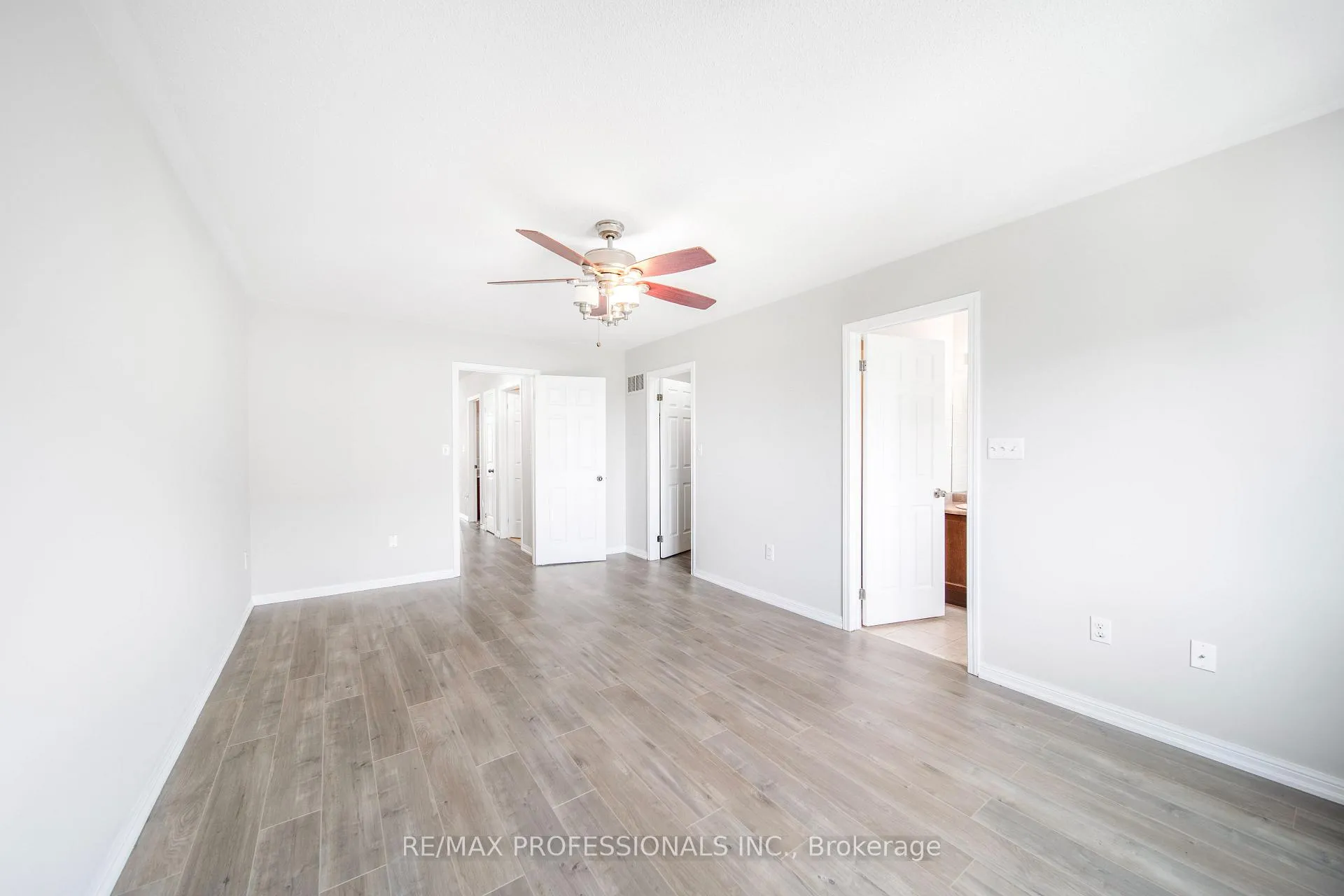 Photo 25 of 71 Connell Lane, Clarington, Bowmanville — HOMEH