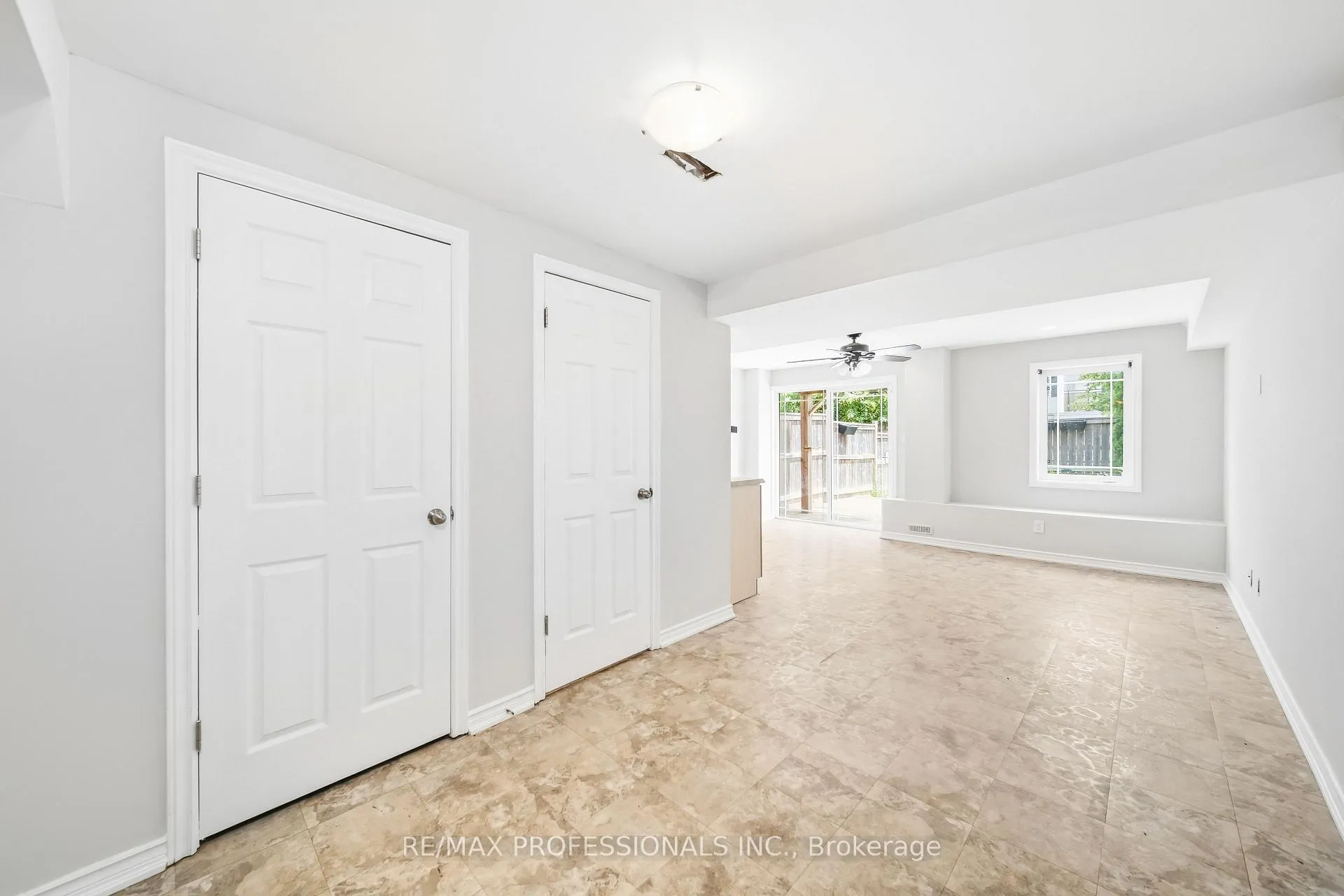 Photo 31 of 71 Connell Lane, Clarington, Bowmanville — HOMEH
