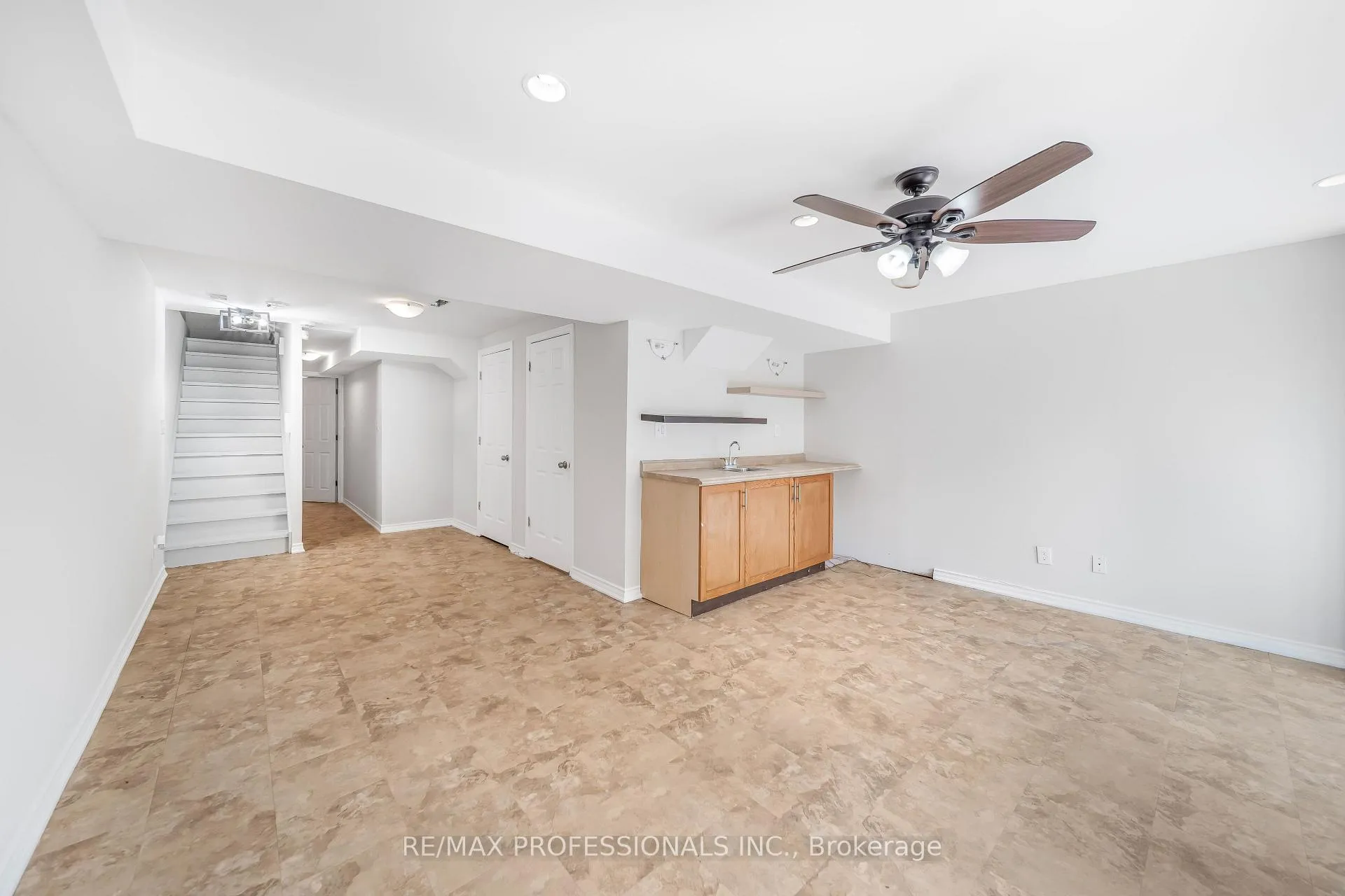 Photo 32 of 71 Connell Lane, Clarington, Bowmanville — HOMEH