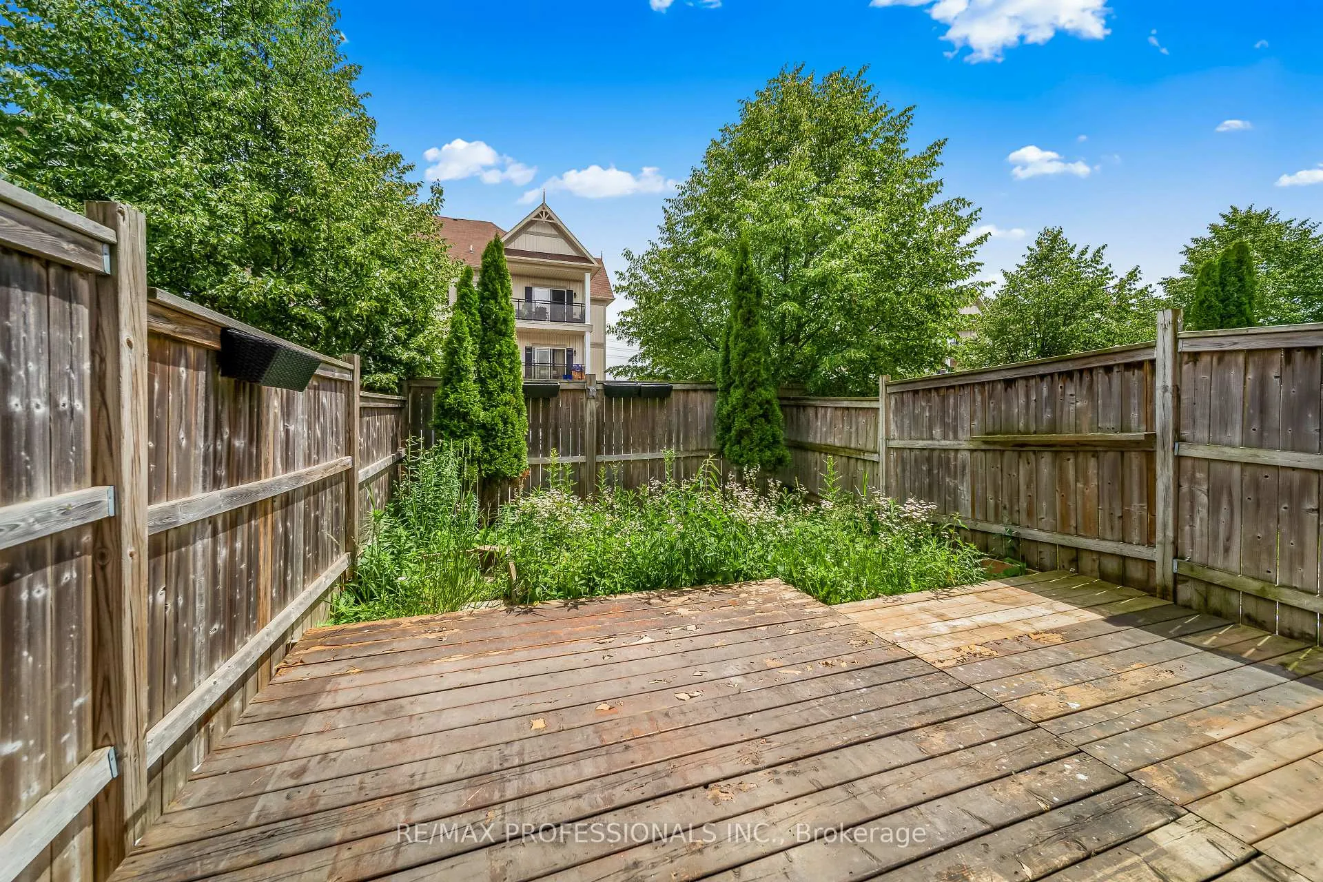 Photo 36 of 71 Connell Lane, Clarington, Bowmanville — HOMEH
