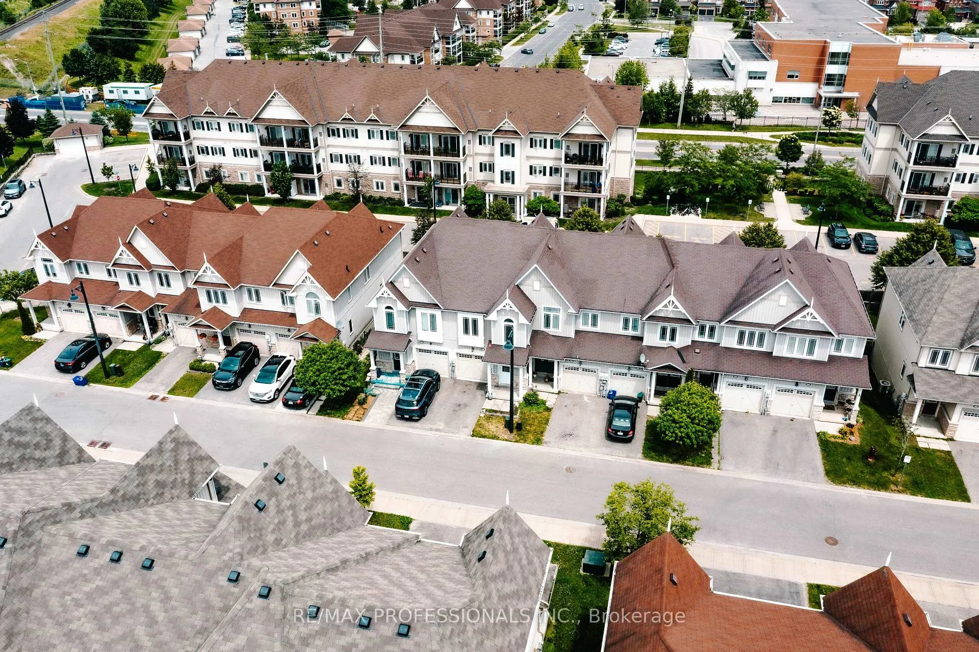 Photo 40 of 71 Connell Lane, Clarington, Bowmanville — HOMEH