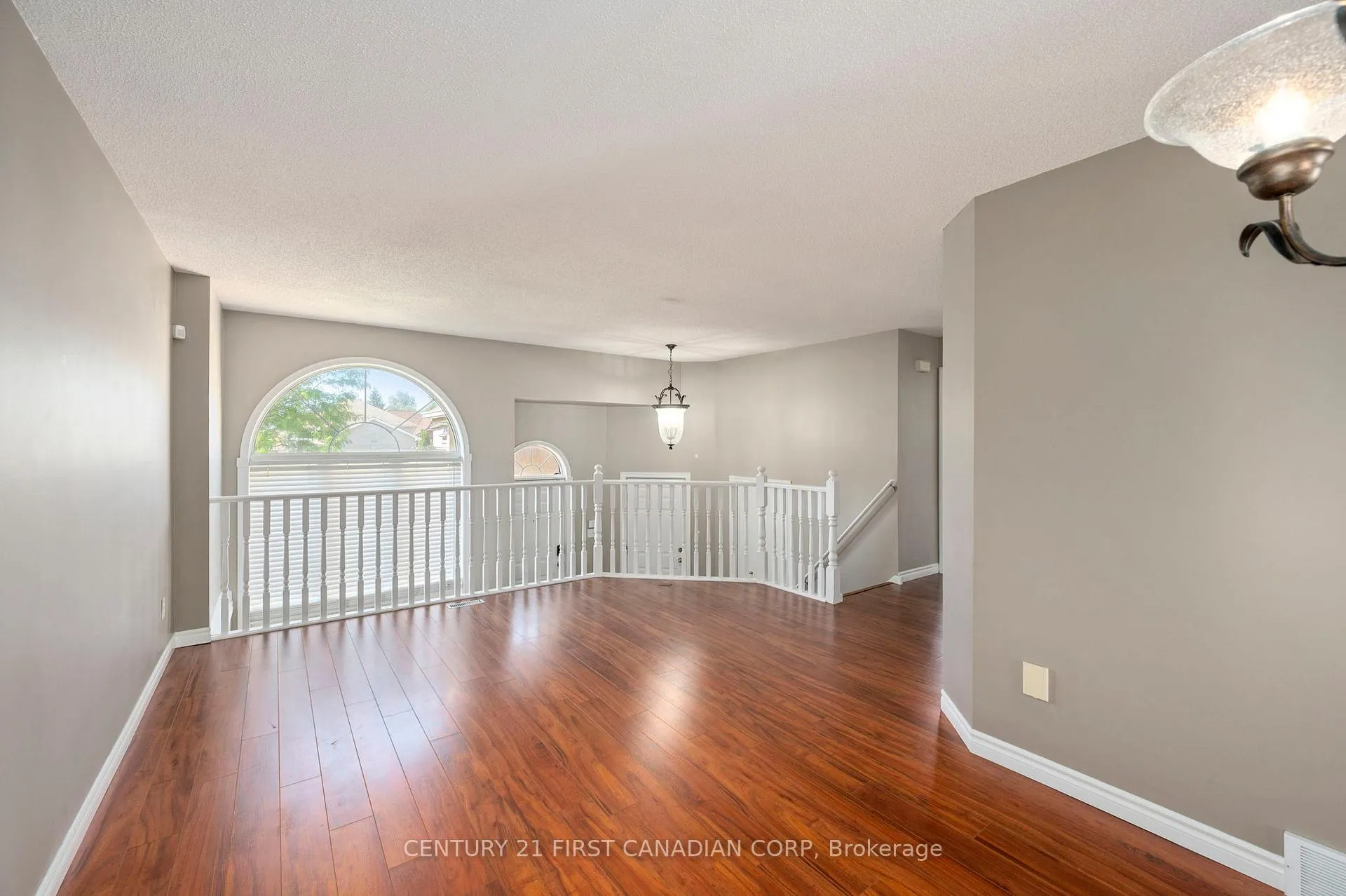 Photo 7 of 1638 Marconi Boulevard, London, East I — HOMEH
