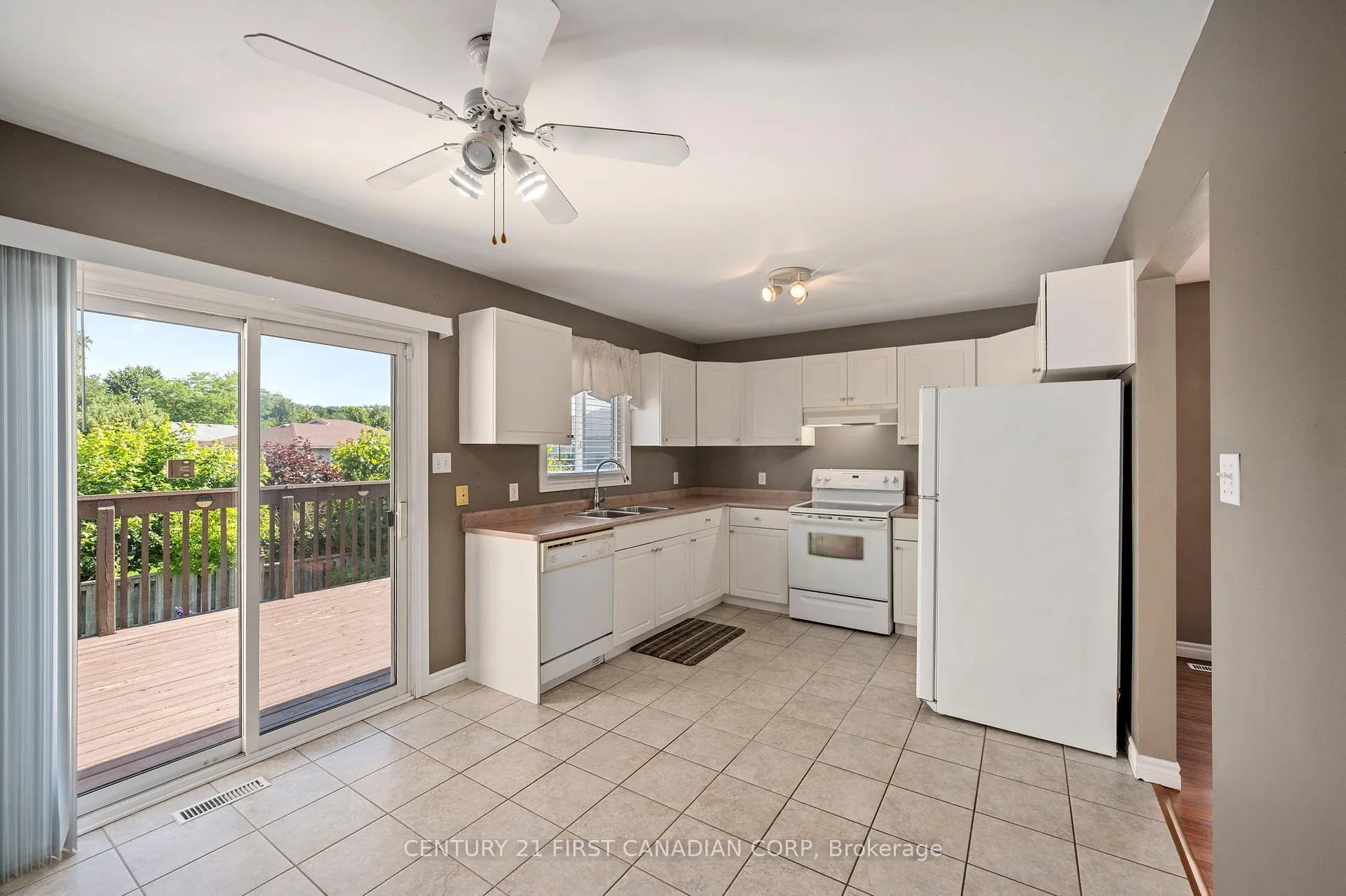 Photo 8 of 1638 Marconi Boulevard, London, East I — HOMEH