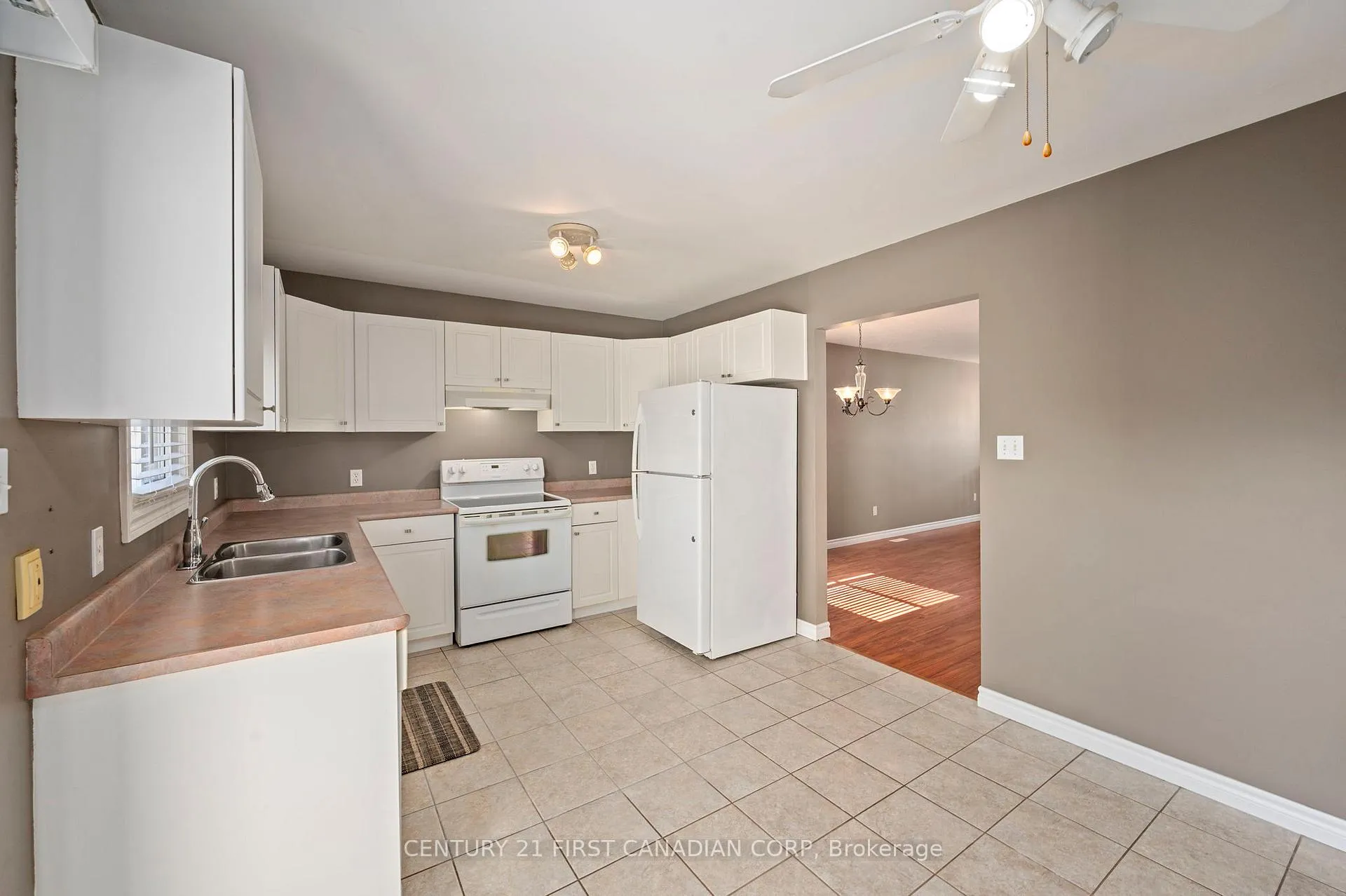 Photo 9 of 1638 Marconi Boulevard, London, East I — HOMEH