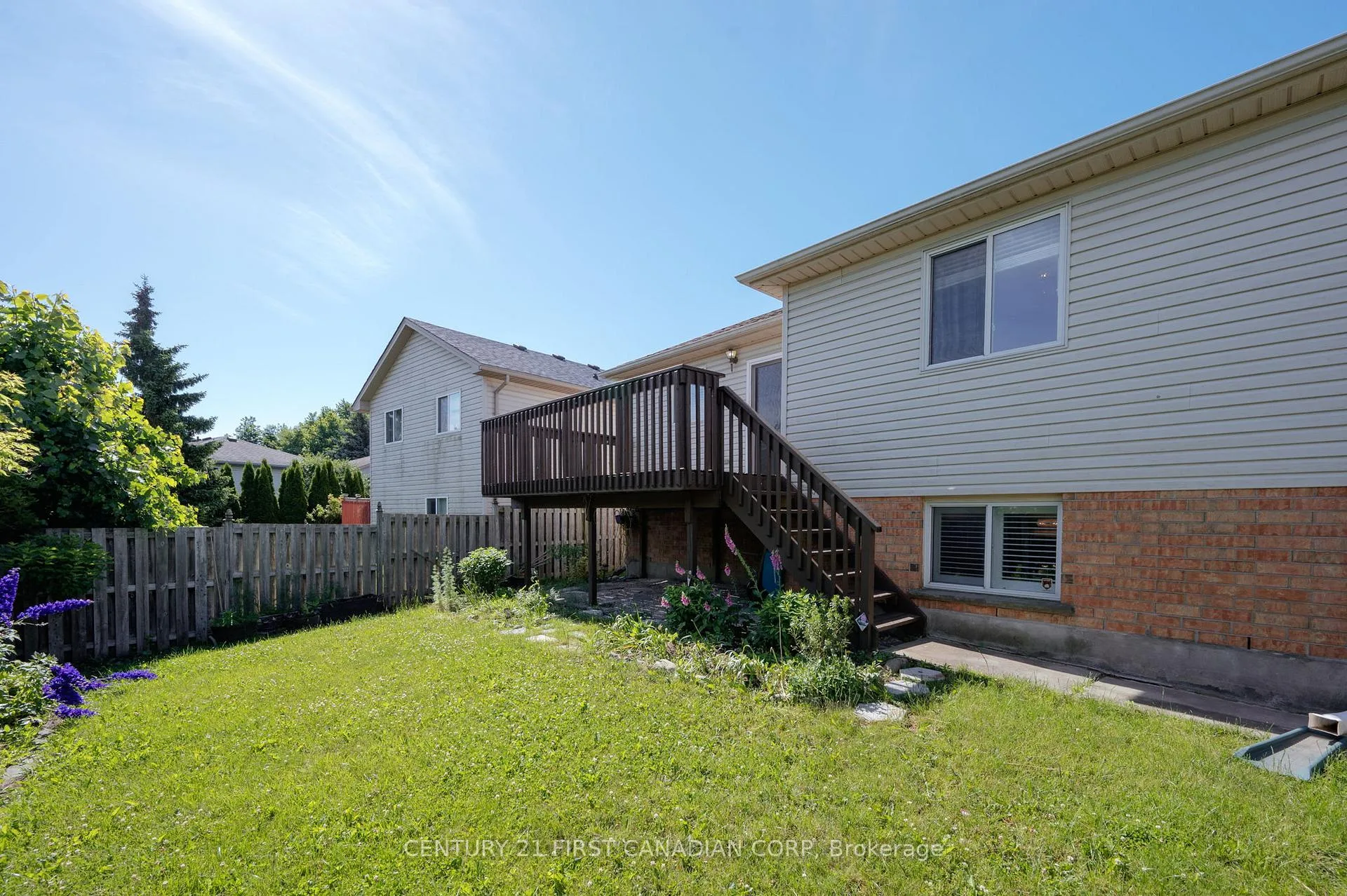 Photo 24 of 1638 Marconi Boulevard, London, East I — HOMEH