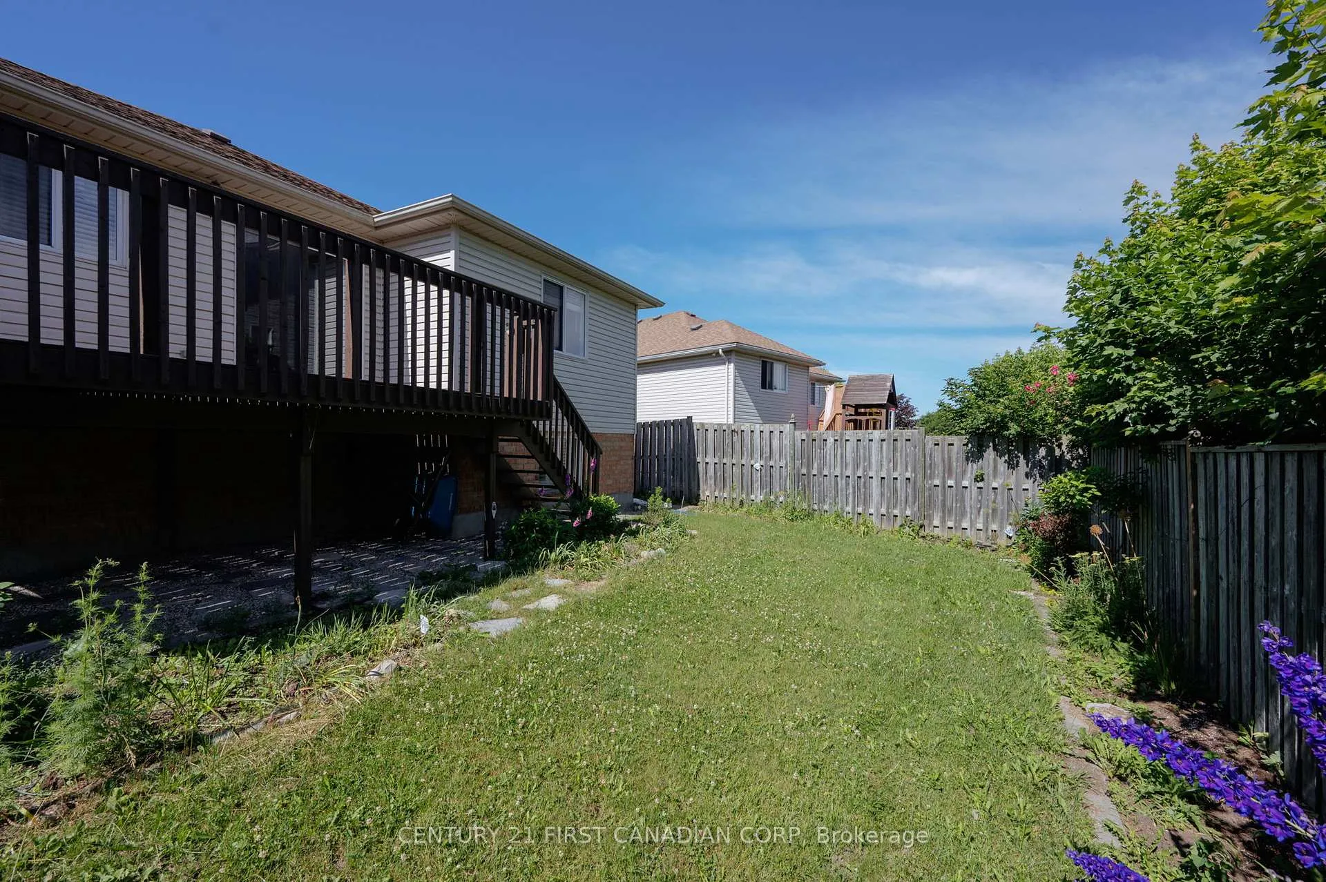 Photo 25 of 1638 Marconi Boulevard, London, East I — HOMEH