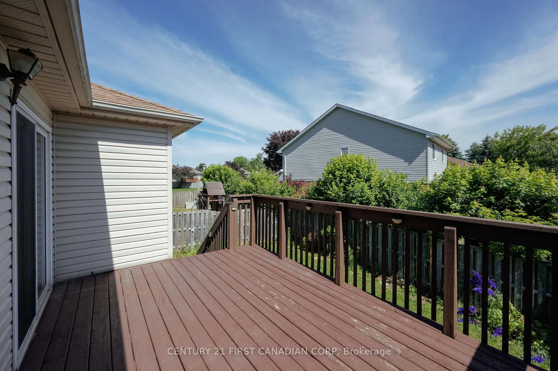 Photo 30 of 1638 Marconi Boulevard, London, East I — HOMEH